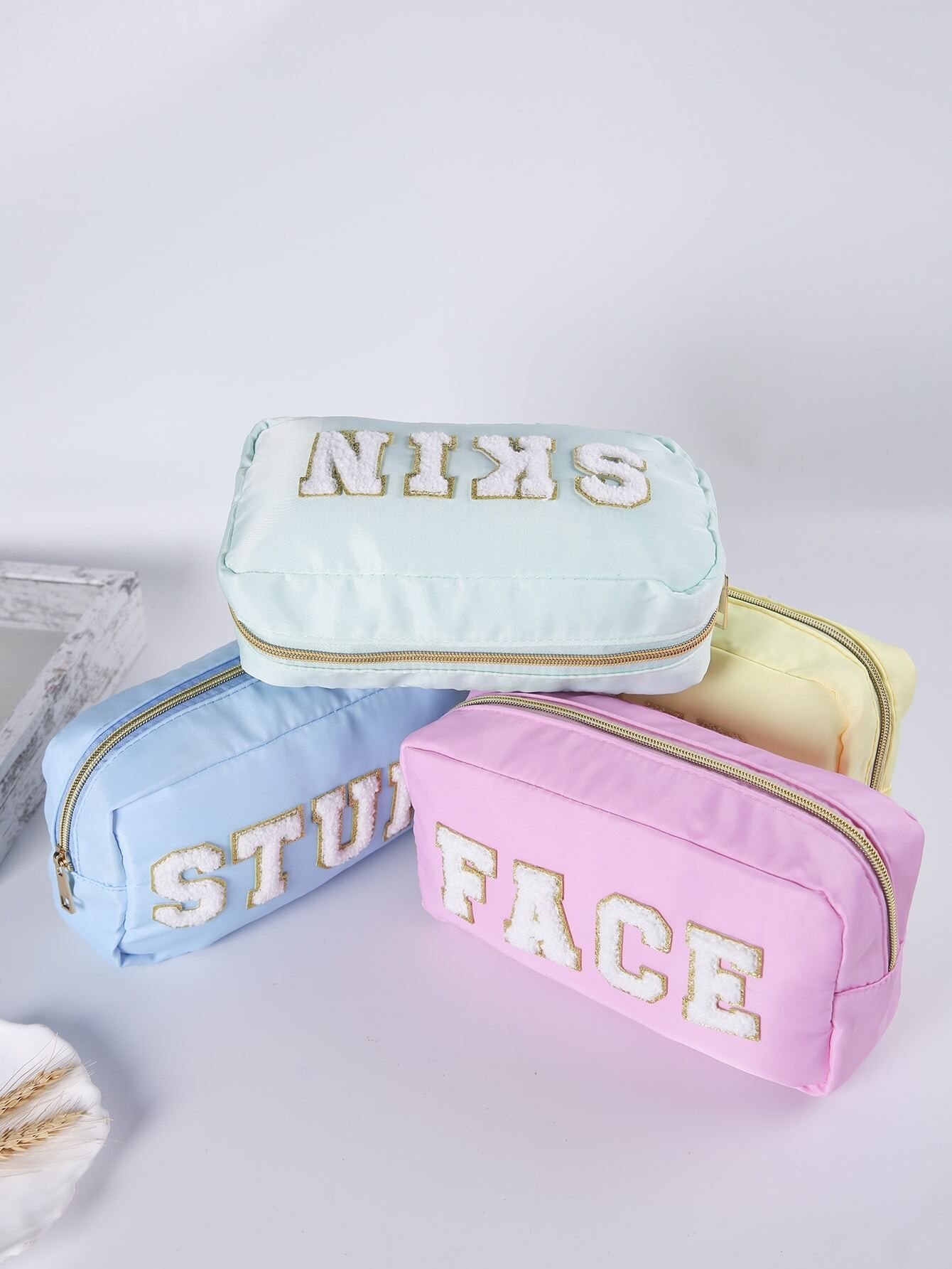 4pcs Embroidered Aesthetic Letter Travel Makeup Bag, Lightweight Multifunctional Waterproof Cosme... | SHEIN