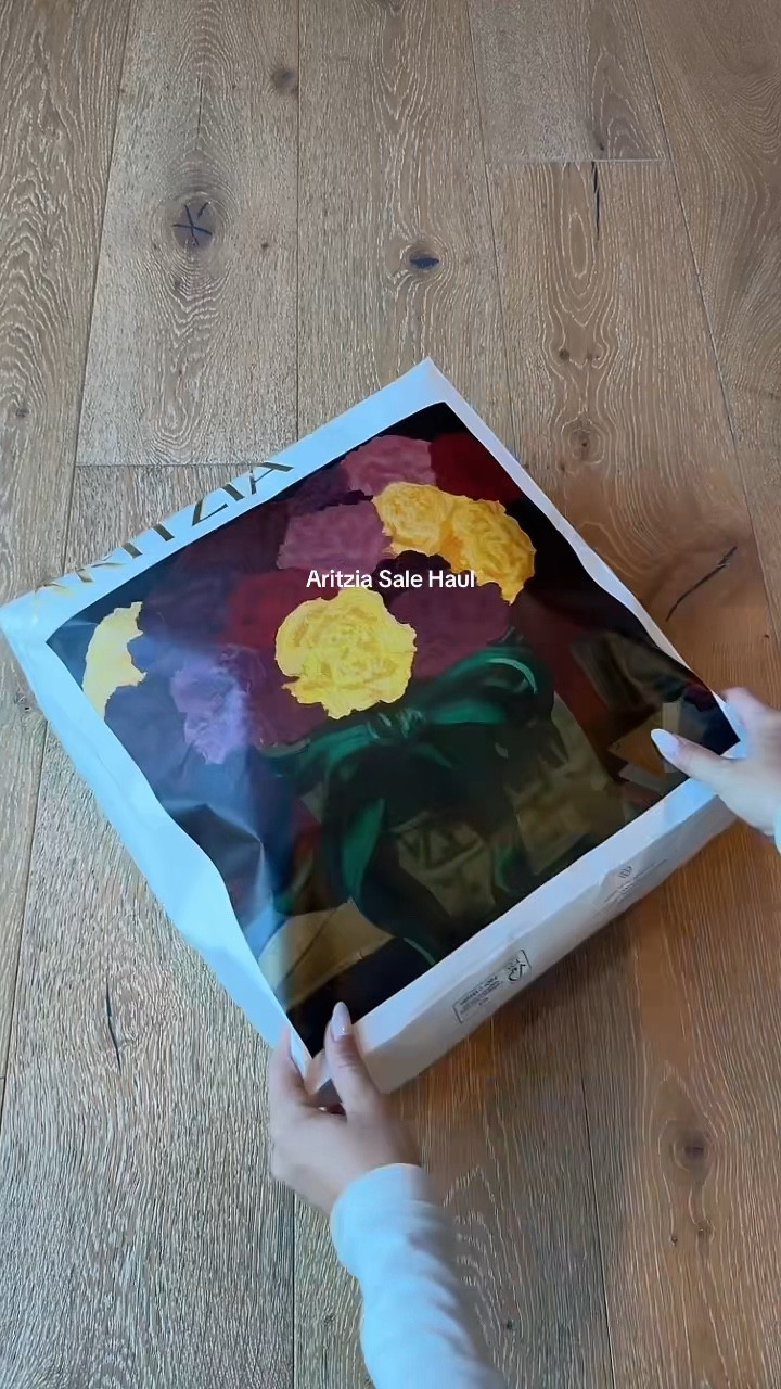 Aritzia Friveday Sale Haul ✨ I will post a try on of what I got from the sale soon 🫶🏻

#LTKGiftGuide #LTKCyberWeek #LTKSaleAlert