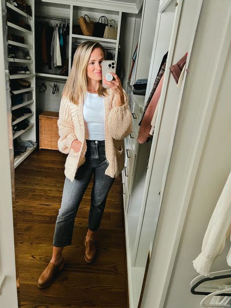 These Abercrombie straight leg jeans are my MOST worn jeans. I wear my true size 25, short length (I’m 5’1”), and they fit perfectly. This wash is sold out, but I love the other 10 options! Under $100 too. #LTKunder100 #ltkabercrombie

#LTKSeasonal #LTKunder100 #LTKshoecrush