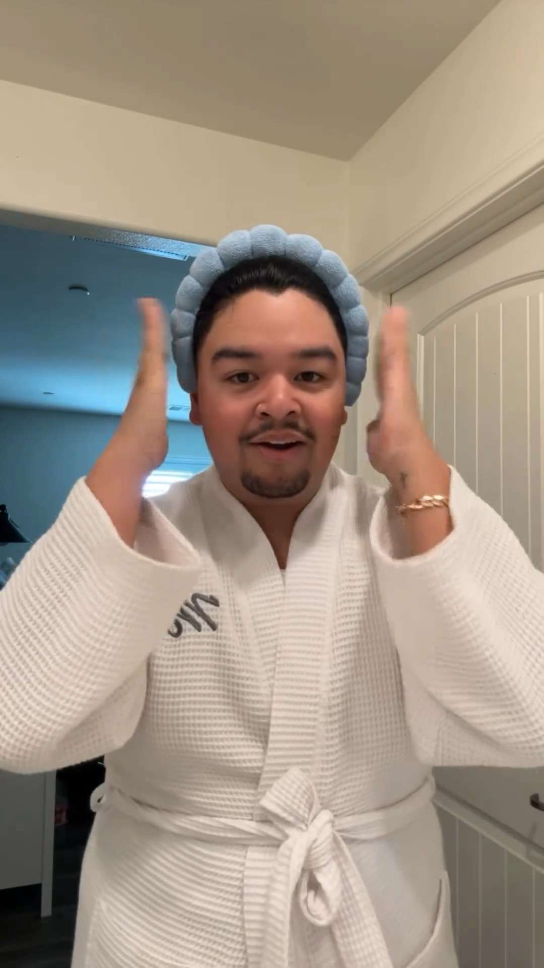 GRWM 💦

My skincare routine consisting of Fenty beauty, Cetaphil, CosRx, Versed, Nivea and Kiehls

#skincare #men #beauty #grwm 

#LTKMens #LTKVideo #LTKBeauty