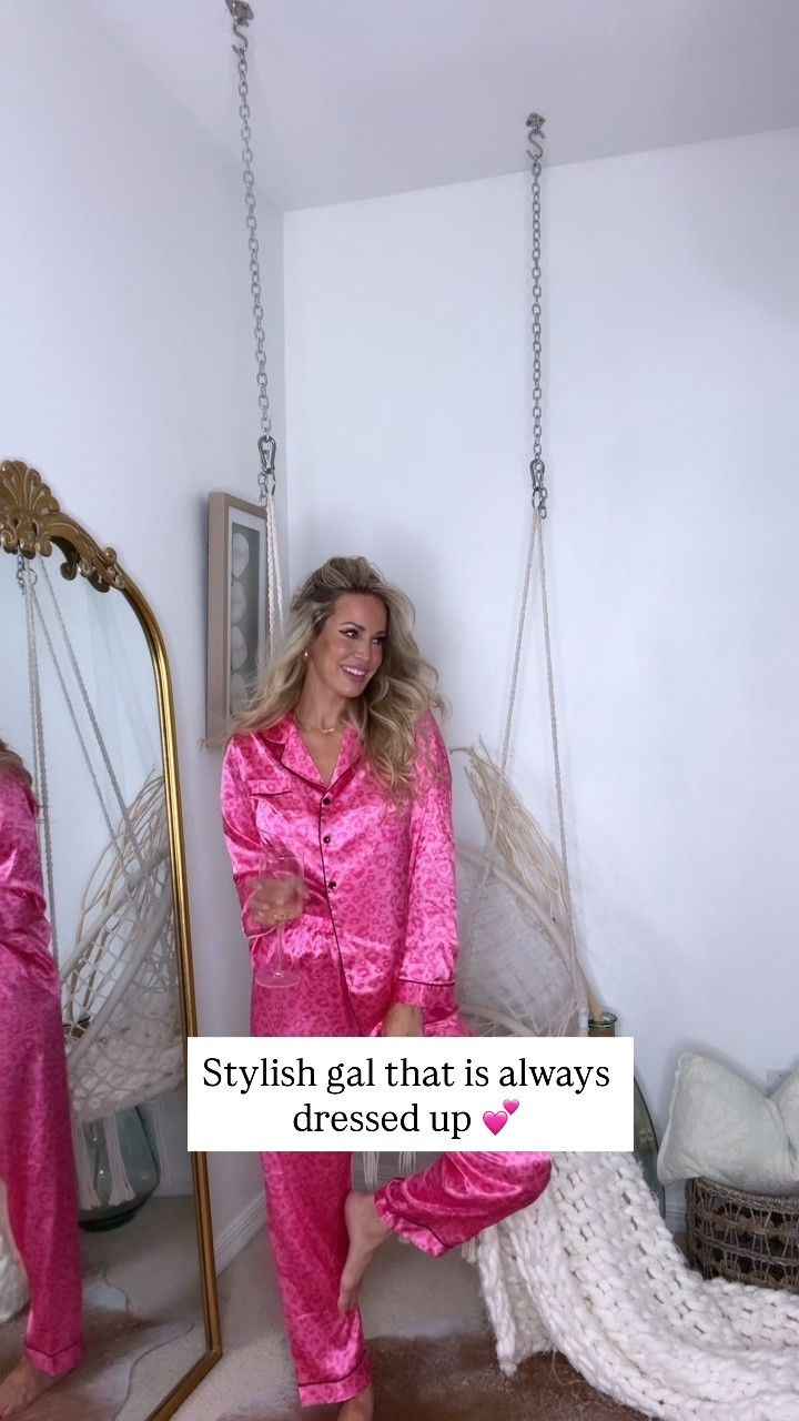 #pajamas #sale #cozypjsc

#LTKmomlife #LTKSaleAlert #LTKGiftGuide