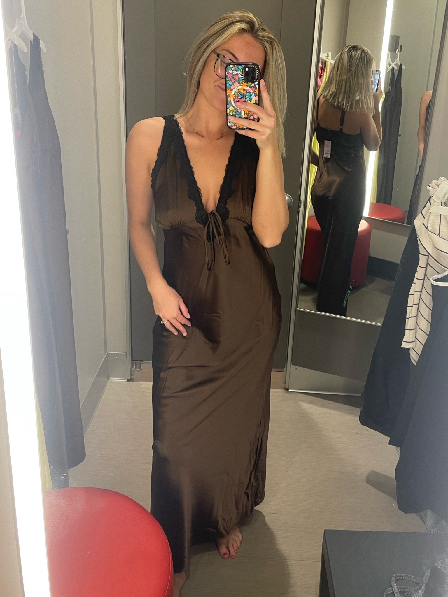 Obsessed with this slit dress!! Wearing a smalll

#LTKParties #LTKSeasonal #LTKStyleTip