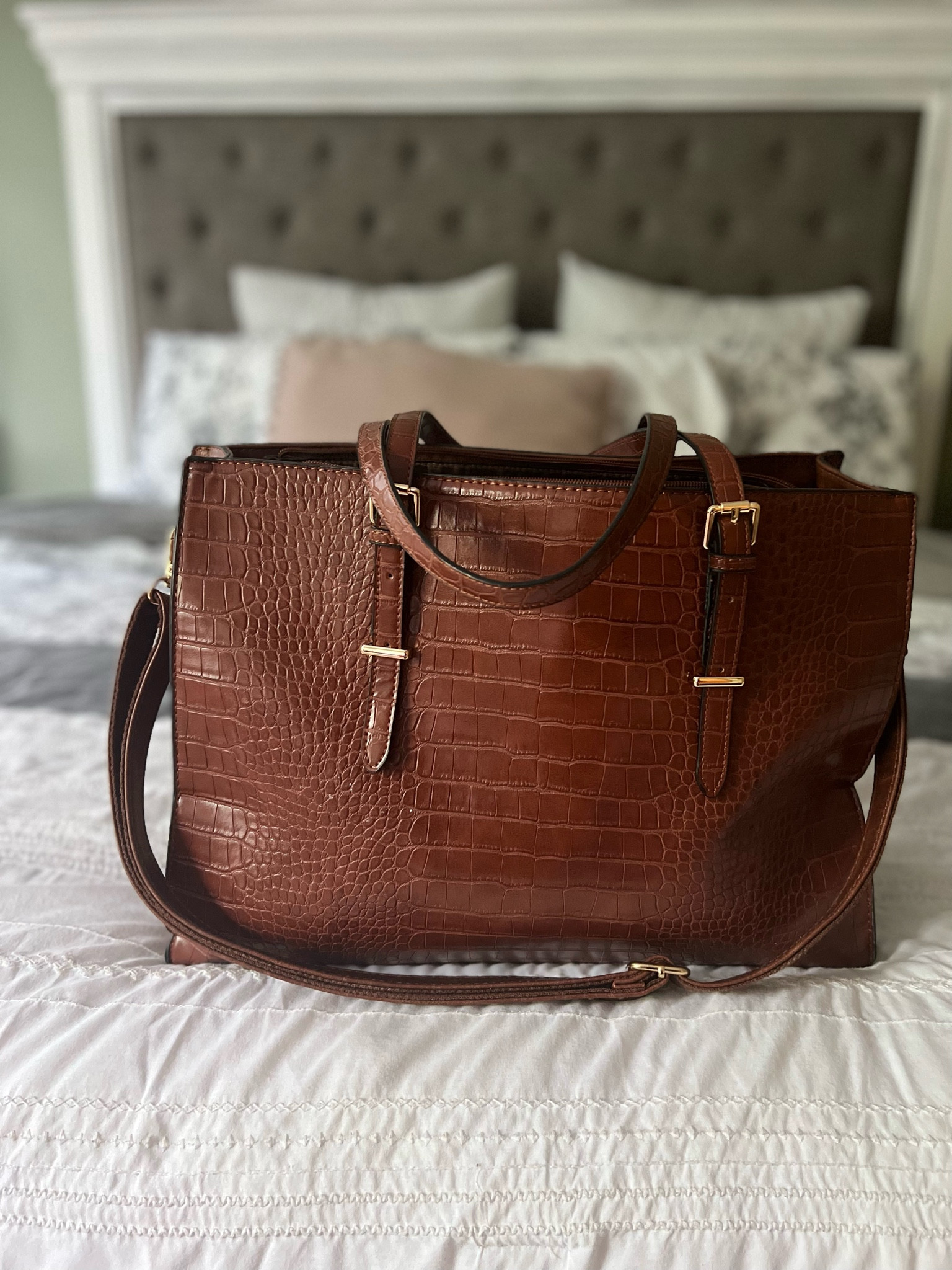 I got this bag when transitioning from being fully work from home to a hybrid model for taking my essentials to the office and back and I absolutely love it! It’s an Amazon dupe for the beis bag.

#LTKworkwear #LTKitbag #LTKunder50