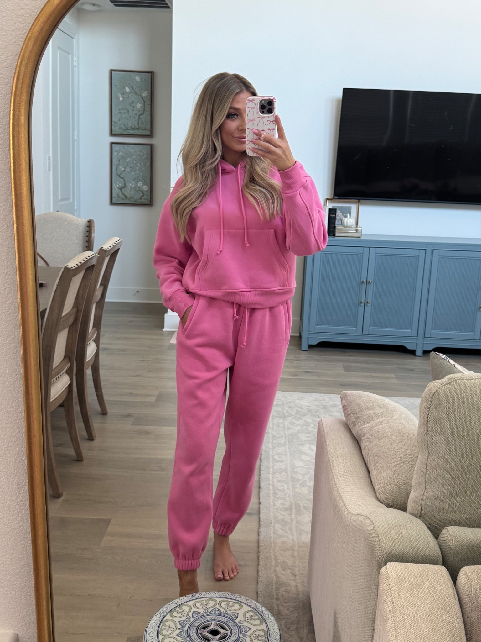 Super cozy fleece oversized jogger set! Perfect for fall & winter 💓 I sized up to a medium for length but could have easily done a small! Runs TTS.


Fall outfits, sweatpants, comfy set, travel outfit, two piece set, cozy style

#LTKautumn #LTKSeasonal #LTKStyleTip