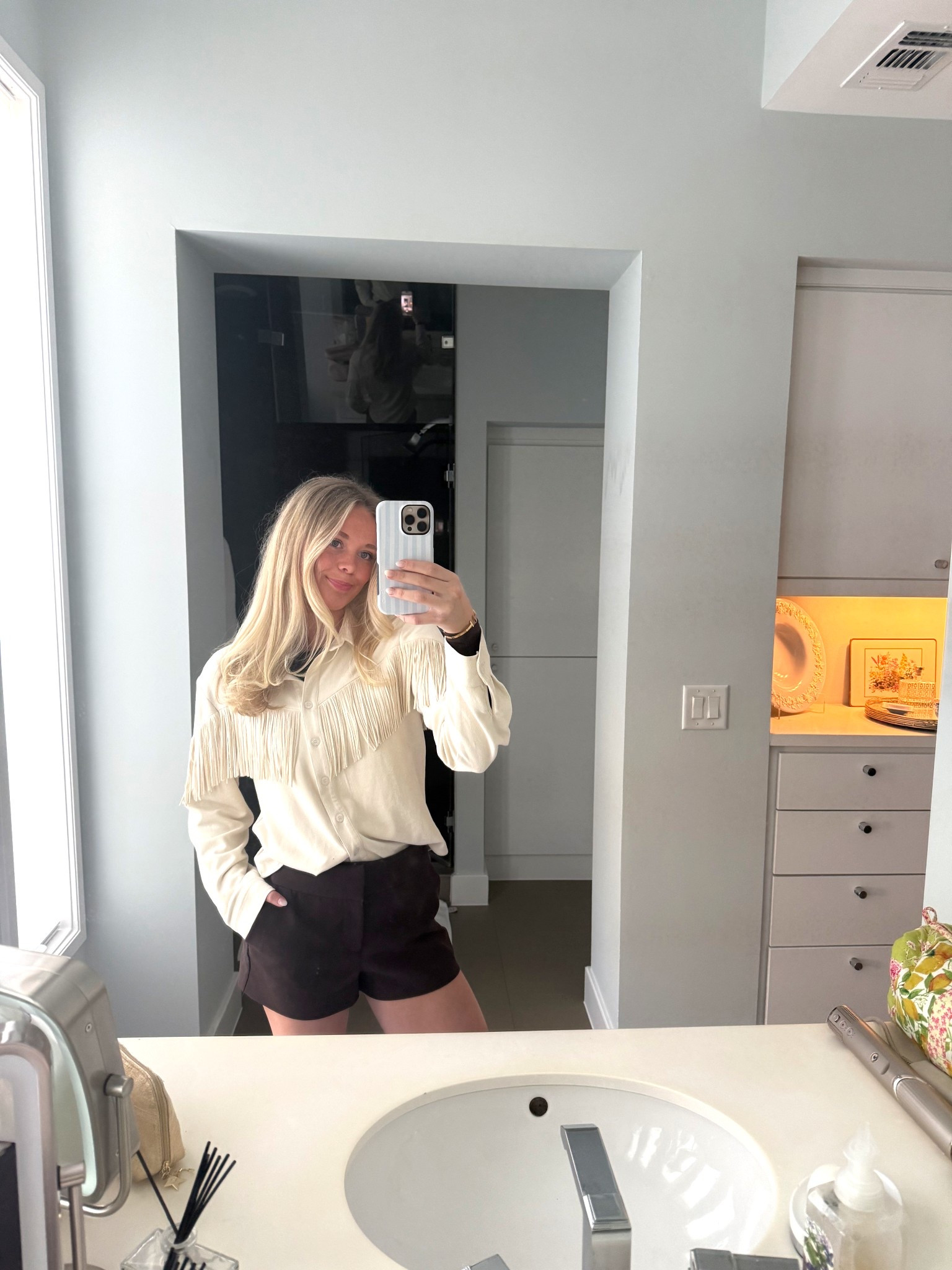 Love a good fringe 🤎🤎

#LTKootd #LTKdayinmylife #LTKHome