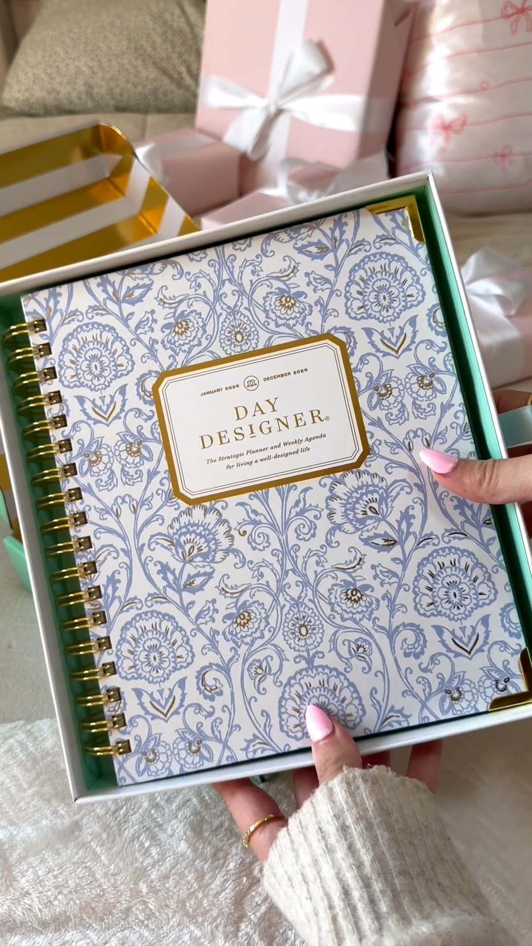 The cutest Day Designer planner to start planning for my this new year to come. New year, new plans and goals 
@thedaydesigner 
#ad 

#LTKHoliday #LTKFindsUnder100 #LTKGiftGuide