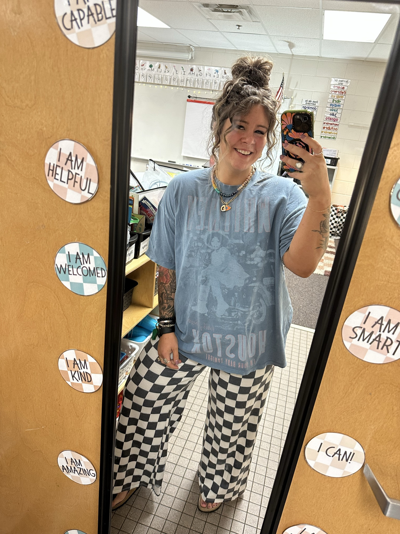 These checkered pants are always a fav to pull out with a fun graphic tee! 🏁💖

Teacher outfit // teacher ootd // teacher fit // kindergarten teacher // midsize // dopamine dressing // aerie 