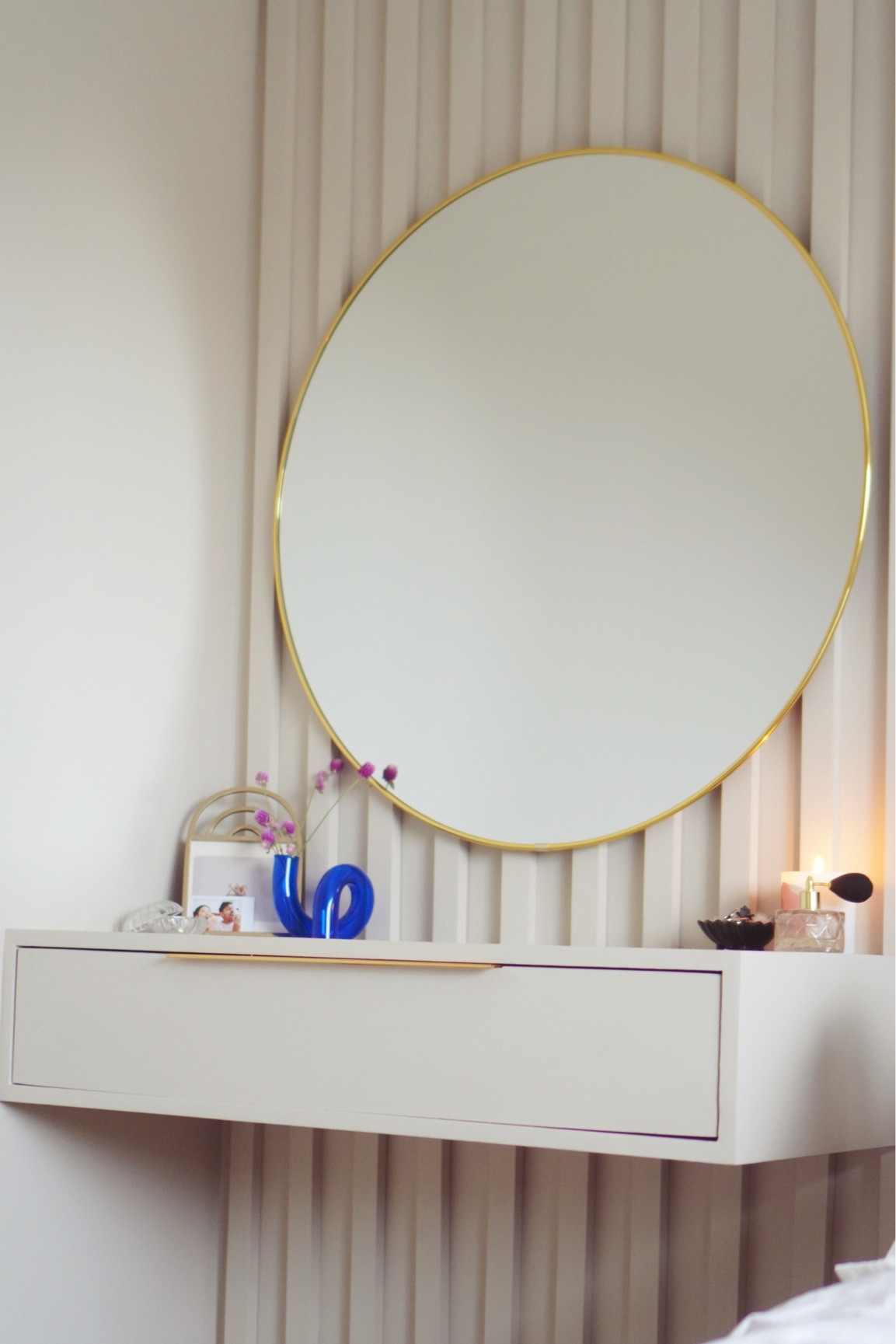 what’s on my DIY floating nightstand #homedecor

#LTKhome