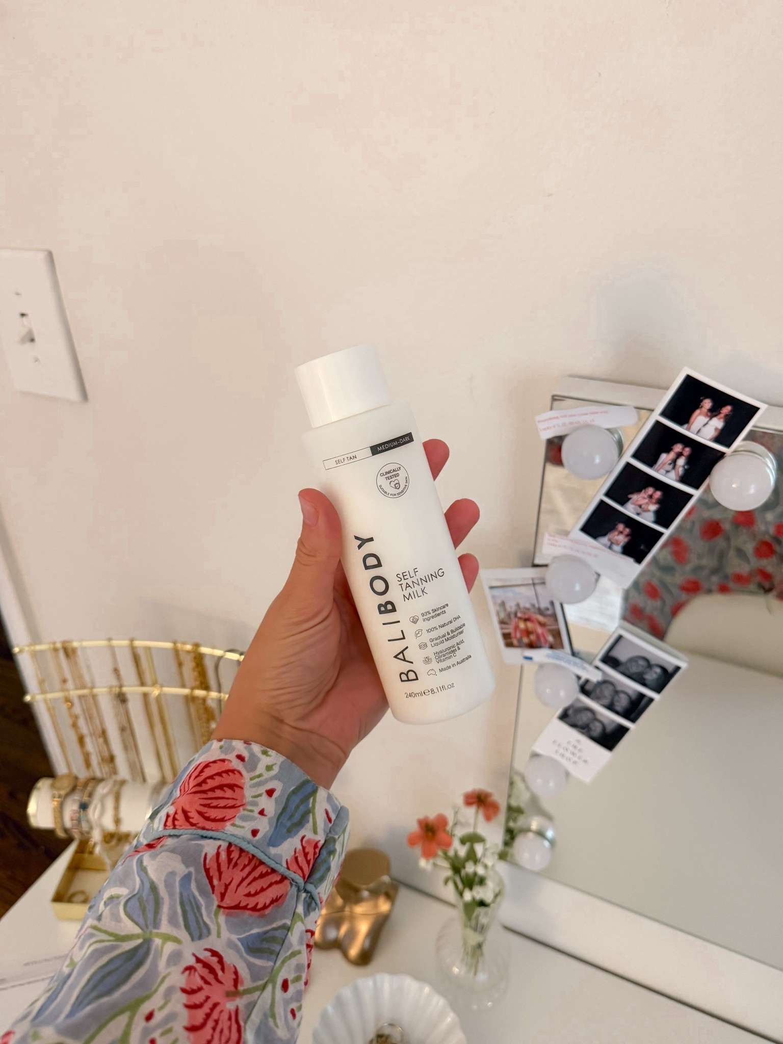 Recent self tanner I’m trying!! I love the way this applies and it doesn’t stain any clothes or sheets thank god 

#LTKBeauty #LTKselfcare #LTKgrwm