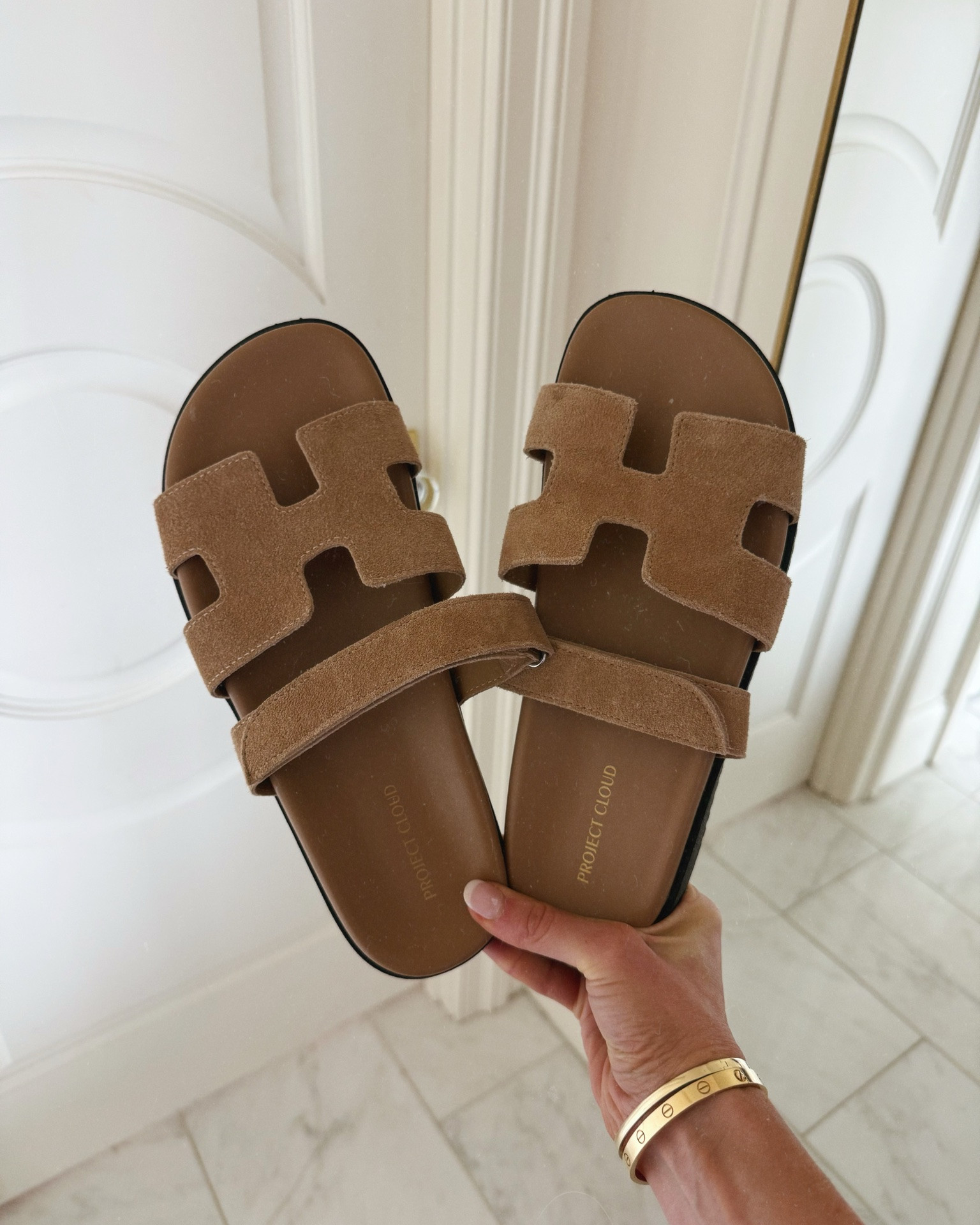 A great option to Birkenstocks and goving hermes vibes. Amazon find