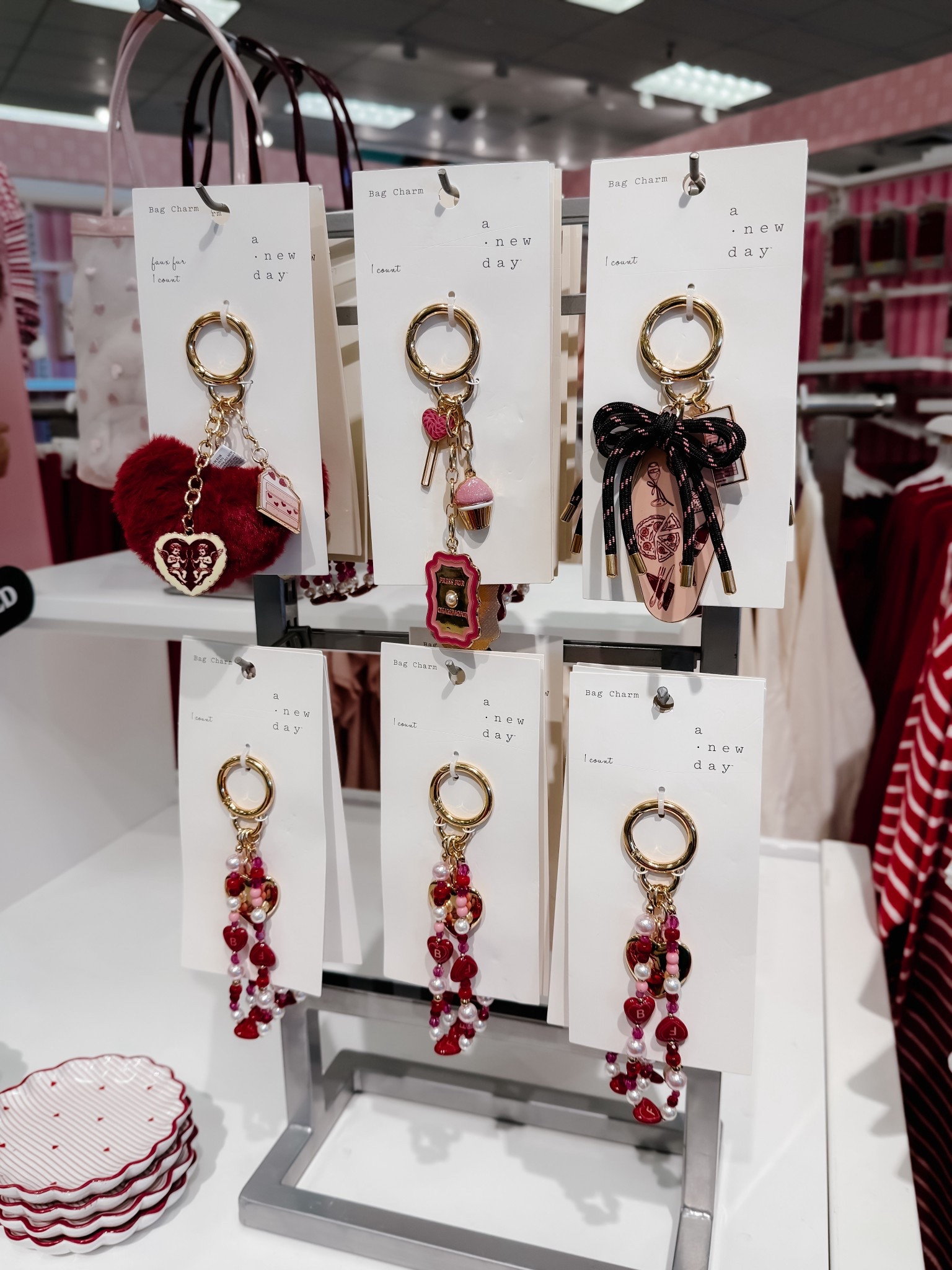 New  Valentine’s Day Bag Charms From Target ❤️



#LTKFindsUnder50 #LTKSeasonal #LTKHome