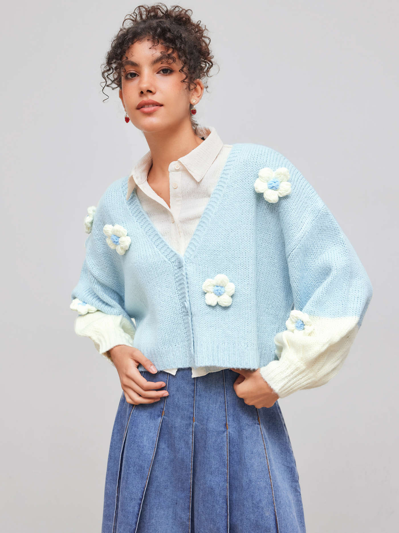 Knit Fabric 3D Flower V-neck Two Tone Button Up Cardigan | Cider