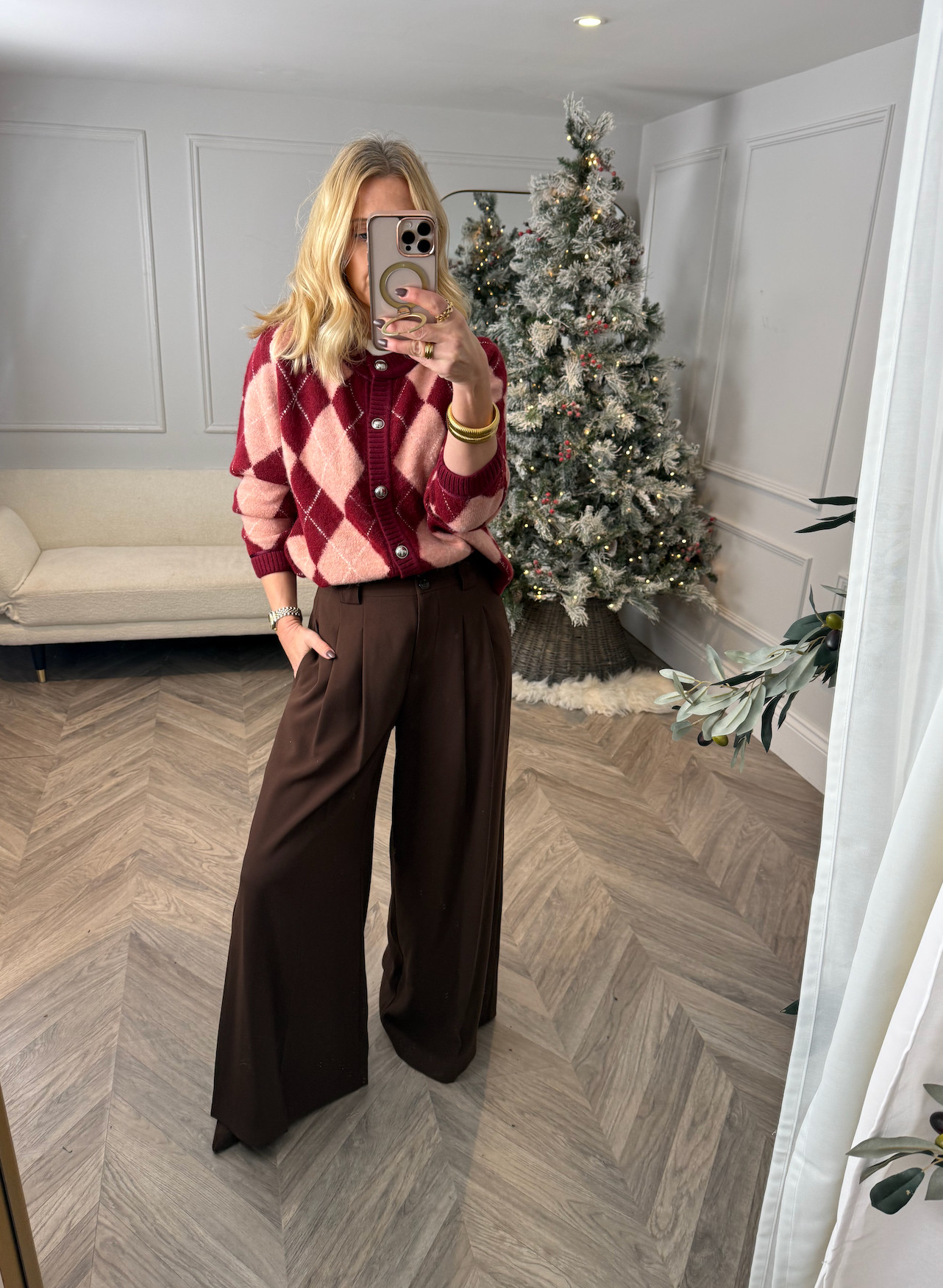 Okay, I need to put you onto these trousers because they’ve quite literally been doing the most for our clients this year!!

They’ve been our best-seller of 2025 and I’m not shocked, stock is limited so make sure you get the notification button on!! 
 Here’s why everyone’s in love with them: • Sizes 6–22 (inclusivity is brilliant!) • The black pair comes in 3 leg lengths • They’re £36 - yes, really! • Low pleats that instantly make your waist look smaller • Elasticated back = comfort! Whether your waist is tiny, curvy, or changes week to week on the hormonal journey that is part and parcel of being a woman! 

But the very best part? You don’t need an hourglass figure - these trousers help create the shape for you. Make sure you balance out the top half and the trousers handle the rest. 

 

 #LTKuk #LTKwinter #LTKstyletip