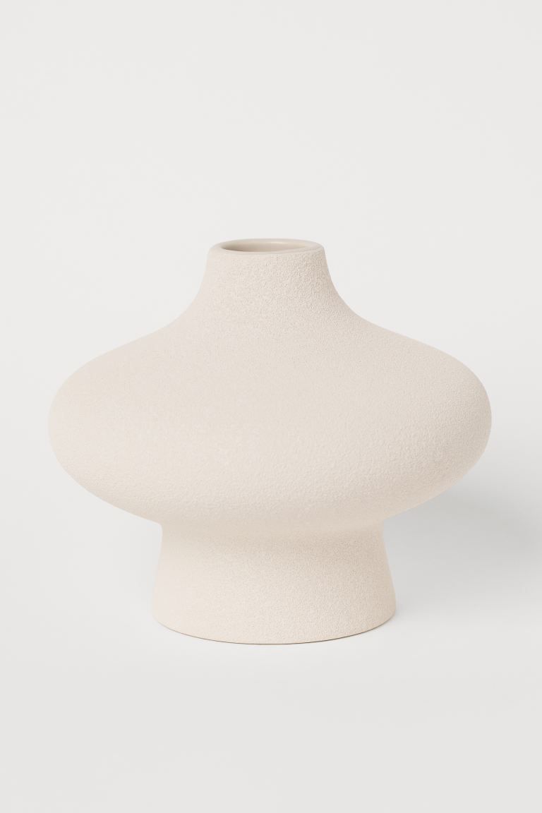 HM.com
		                     
		    
		
	
		
		    
		        Small Stoneware Vase | H&M (US + CA)