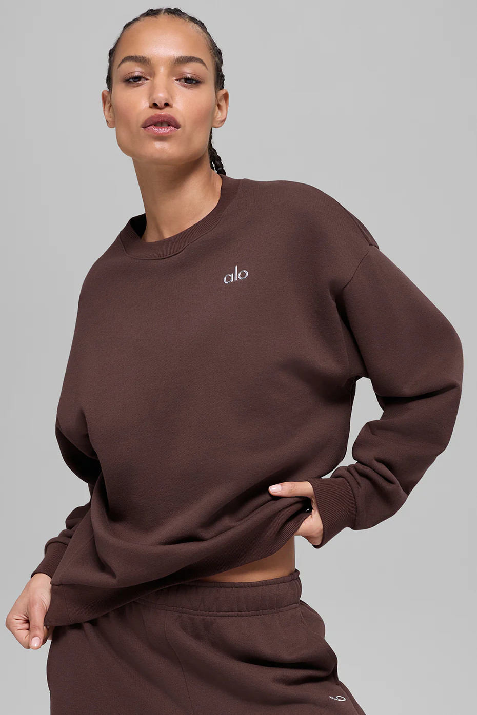 ALO | Accolade Crewneck Neck Pullover Top in Brownstone, Size: 2XL | Alo Yoga