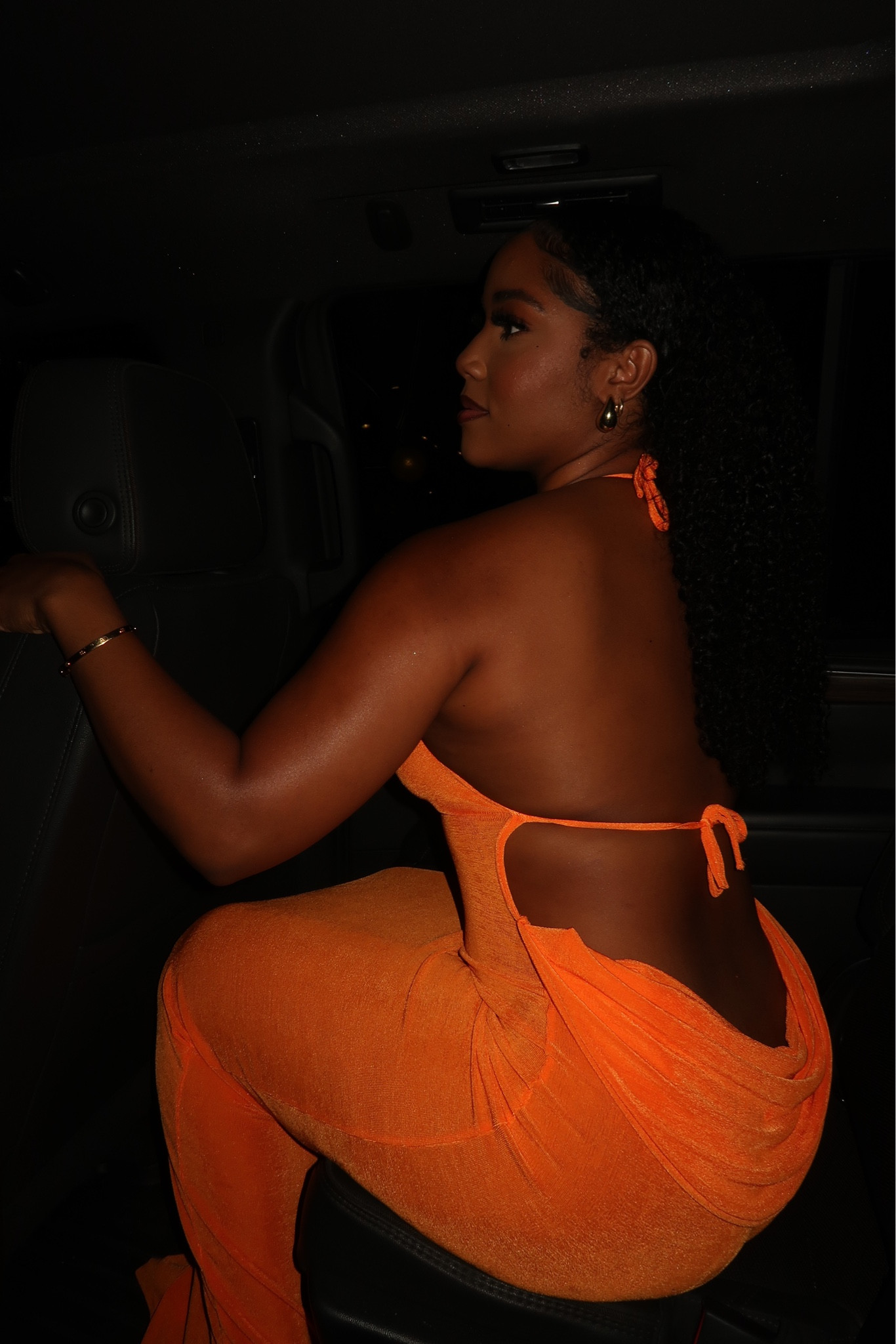 Obsessed with the color, the fit, just everything about it 🧡 