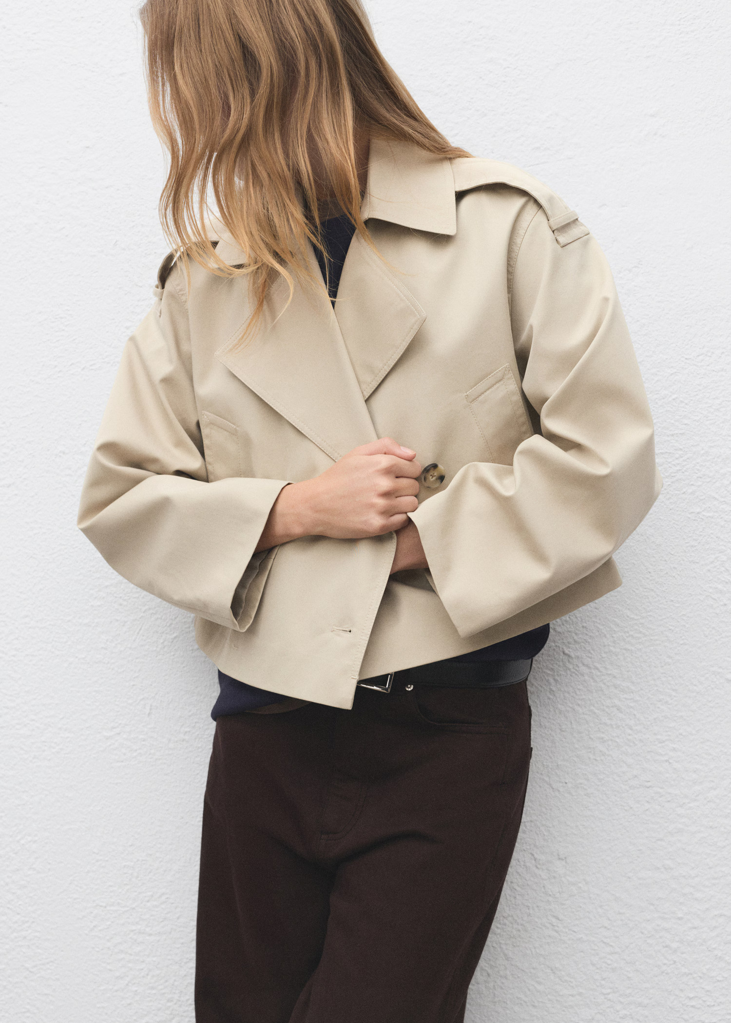 Double-breasted cropped trench coat - Women | MANGO United Kingdom | MANGO (UK)