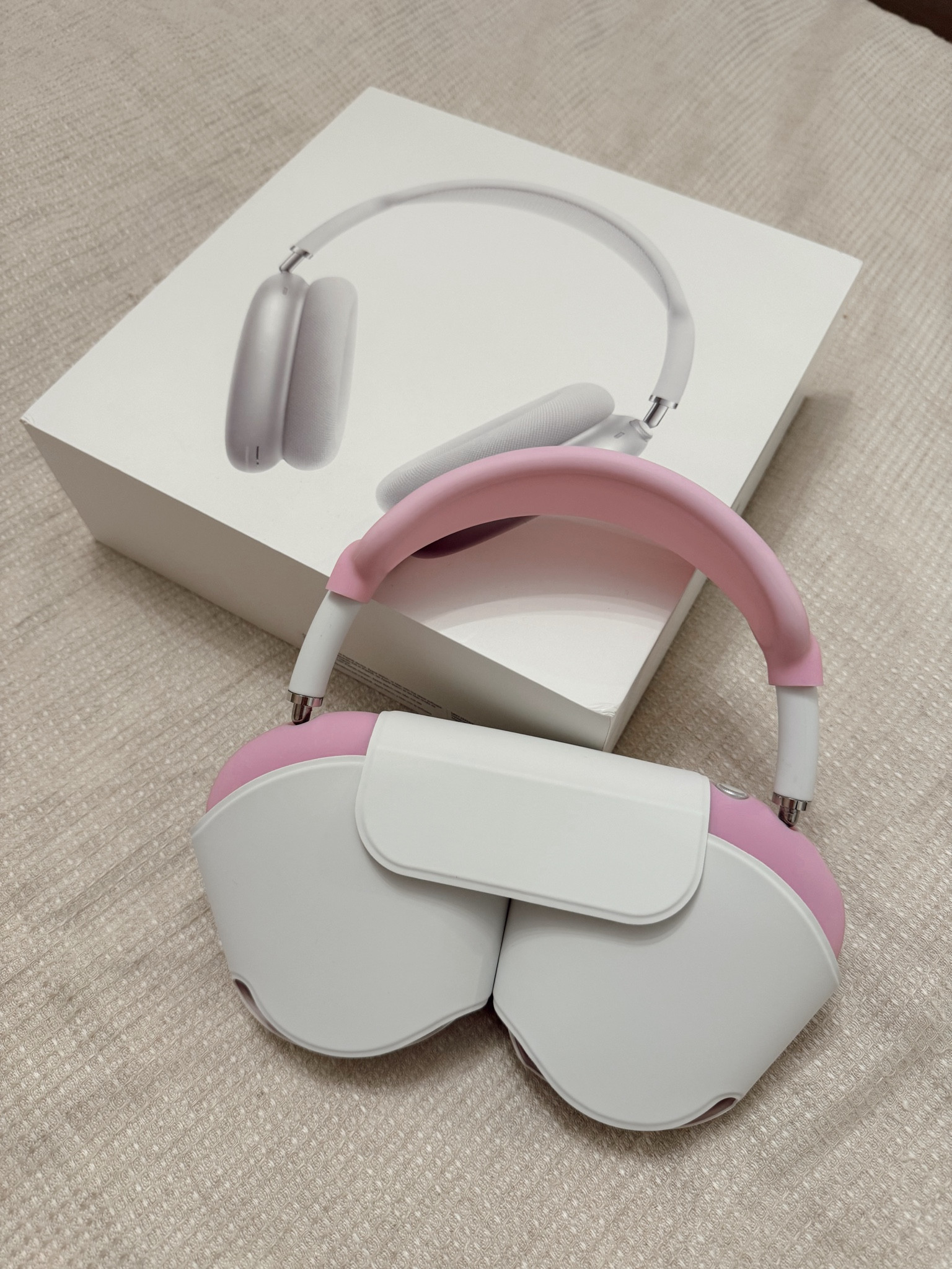 Apple AirPod Max DUPES 10000/10
(purchased pink covers separate)

#LTKGiftGuide
