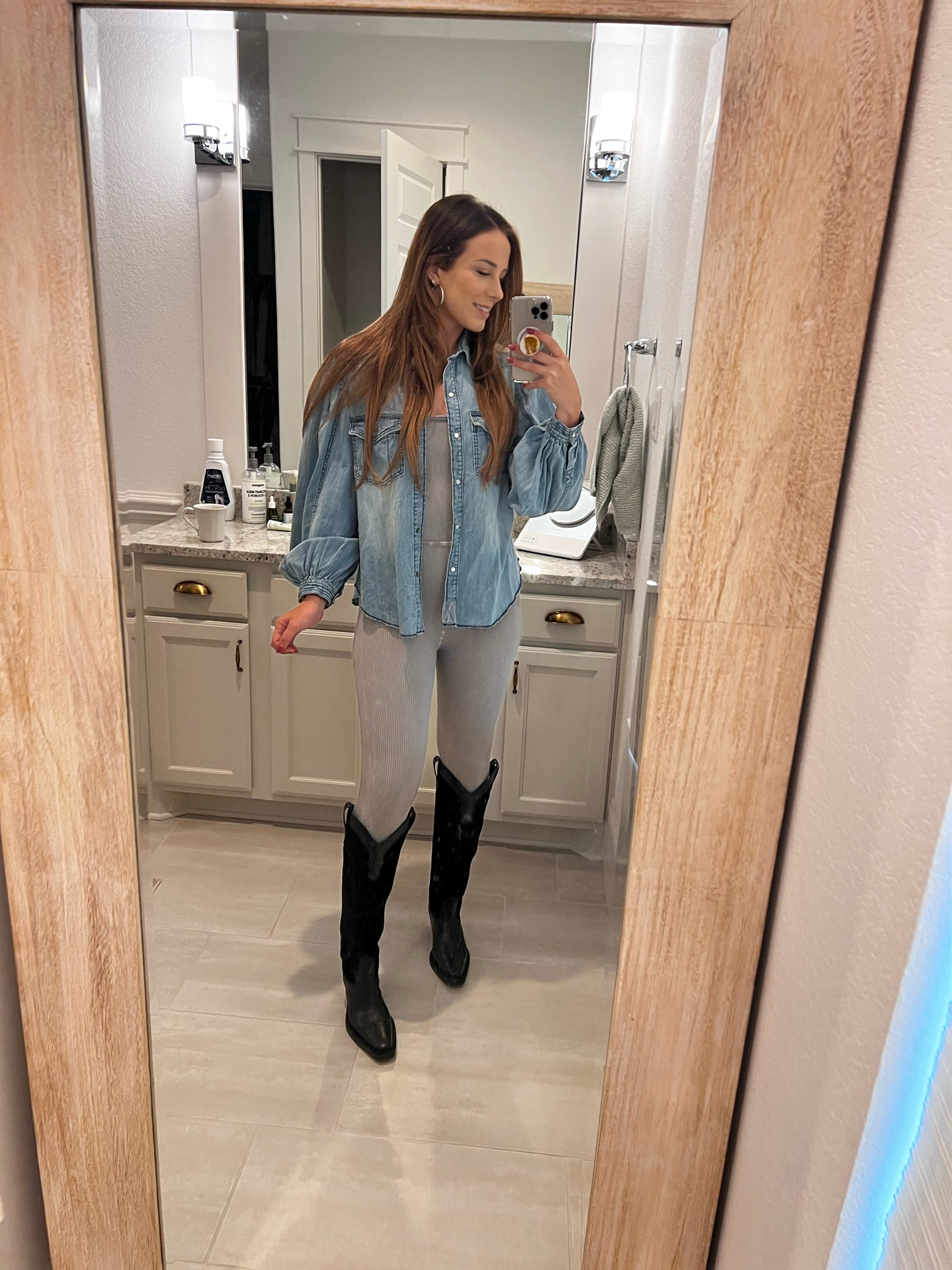 The perfect fall outfit.
Causal.


#LTKunder100 #LTKshoecrush #LTKSeasonal