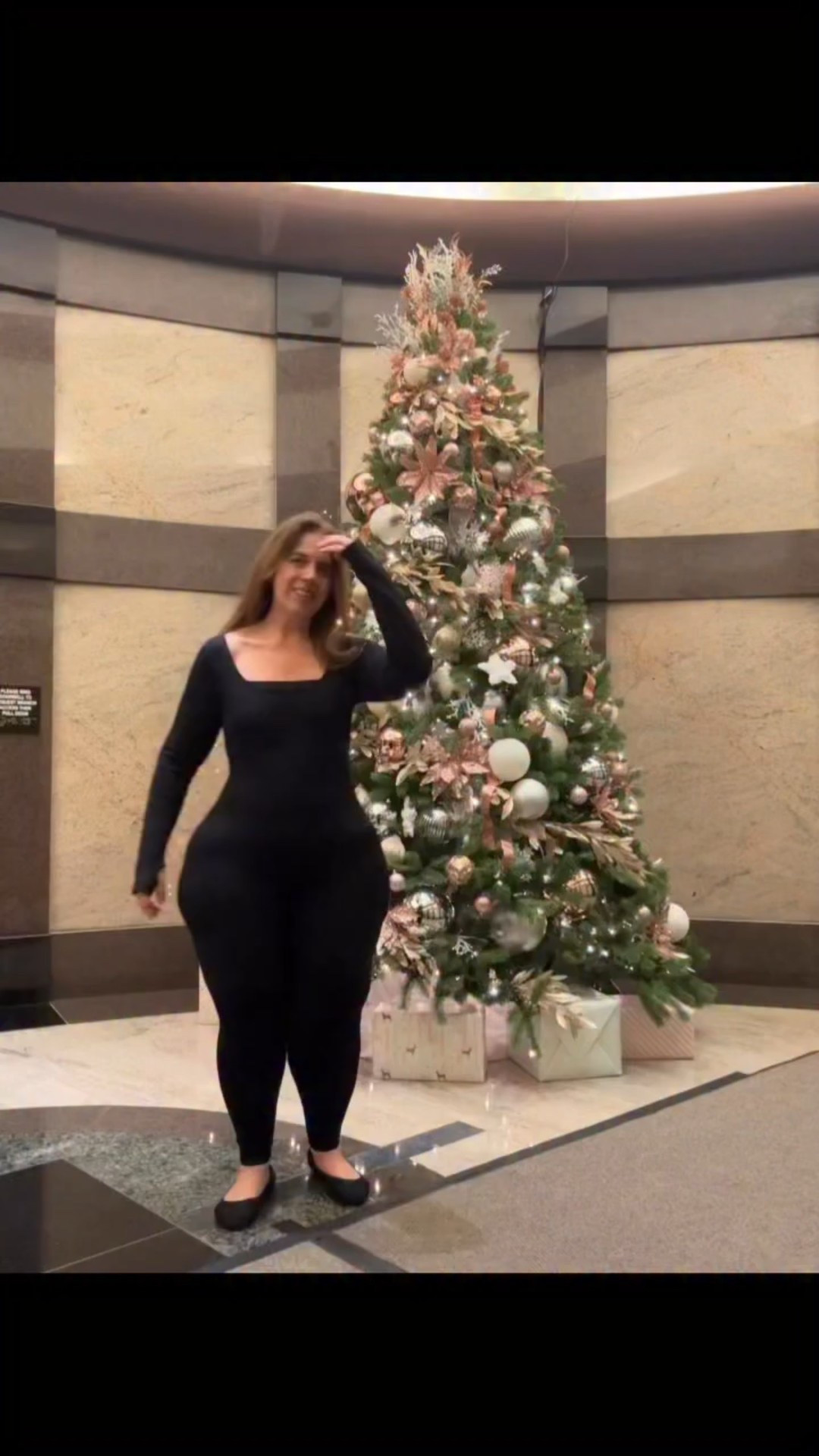 Black Ribbed Jumpsuit is a classic at any time of year.🎄

Great gift with amazing sale prices happening now, too!

Don’t miss out. Comment SLICK for the details on this jumpsuit. #athleisurestyle #athleisurewear #athleisurelook #midsizestyleinspo