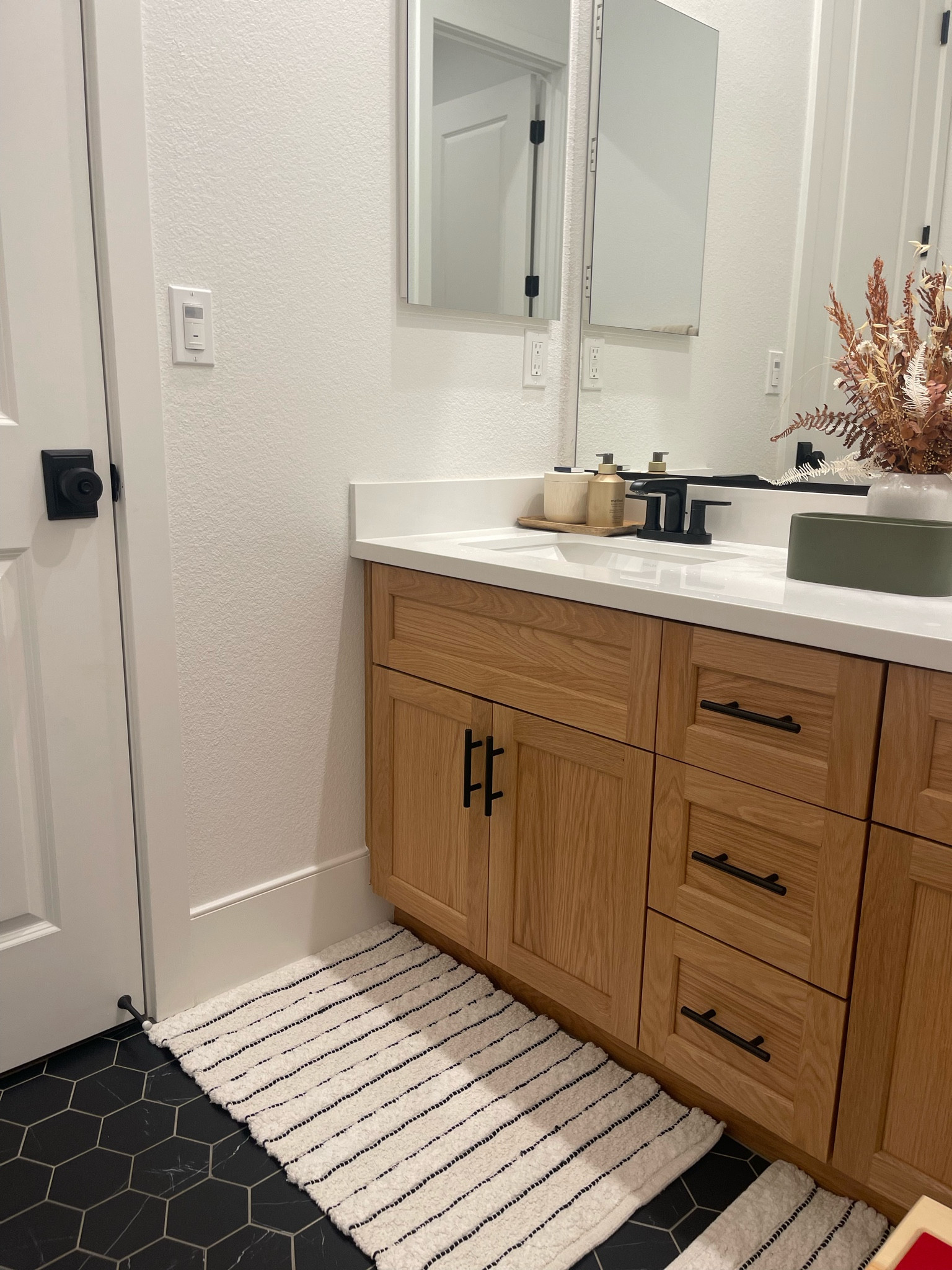 Little fall refresh in the boys bath

#LTKhome #LTKSeasonal