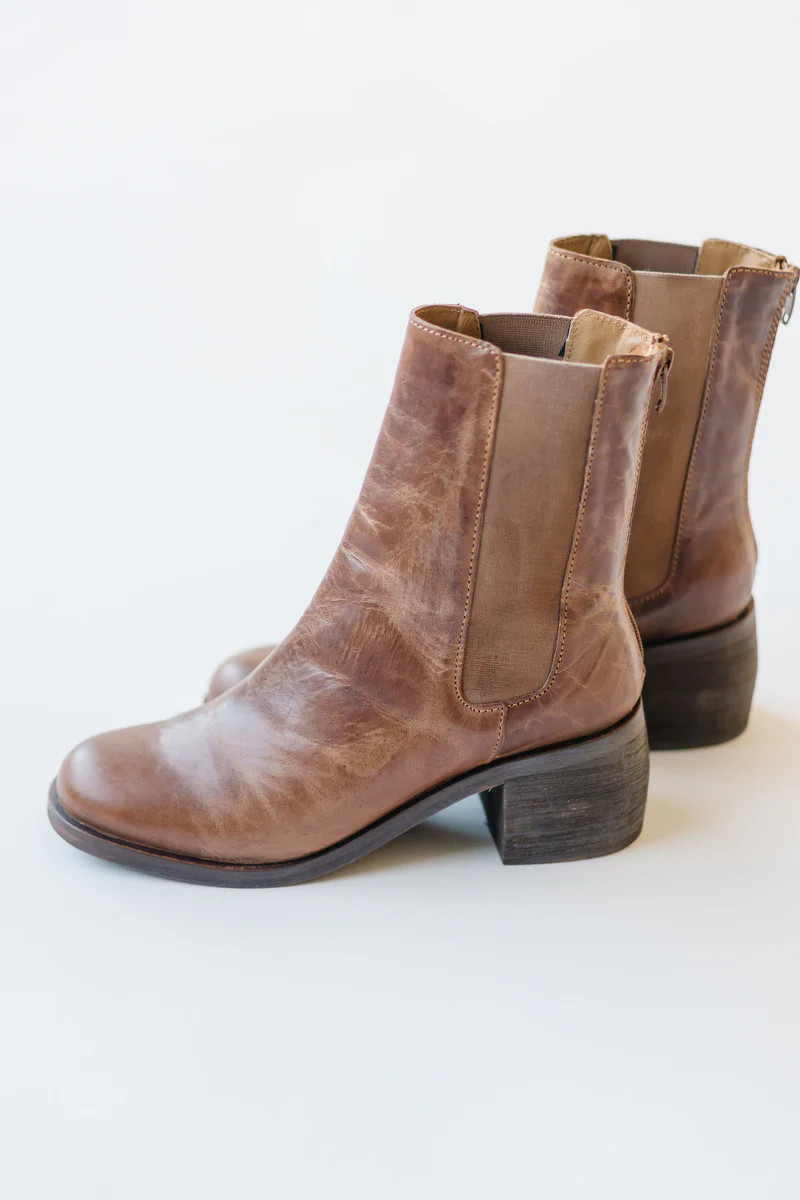 Matisse: Campello Chelsea Boot in Vintage Tan | Piper & Scoot