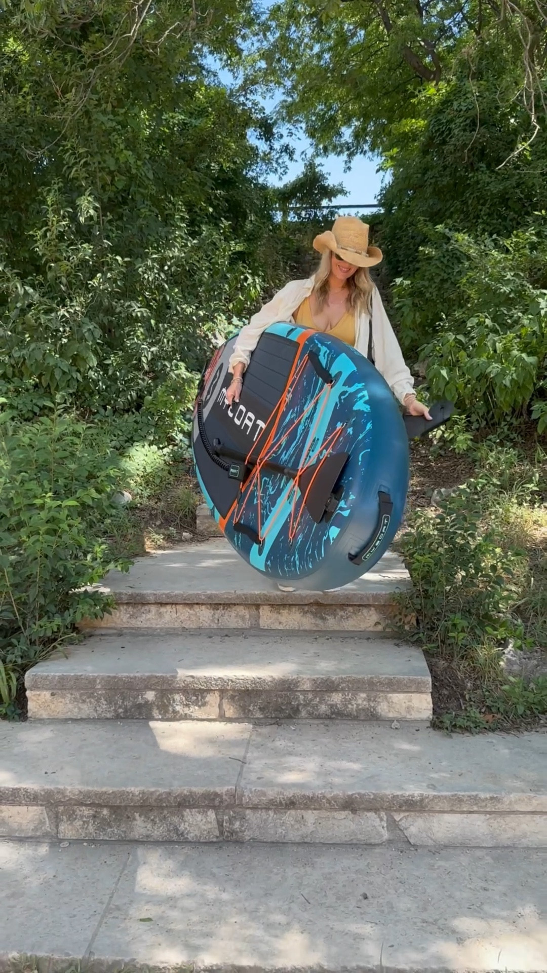 Inflatable paddle board Inflates in minutes, easy to store and fits in your trunk! Loving this summer ☀️