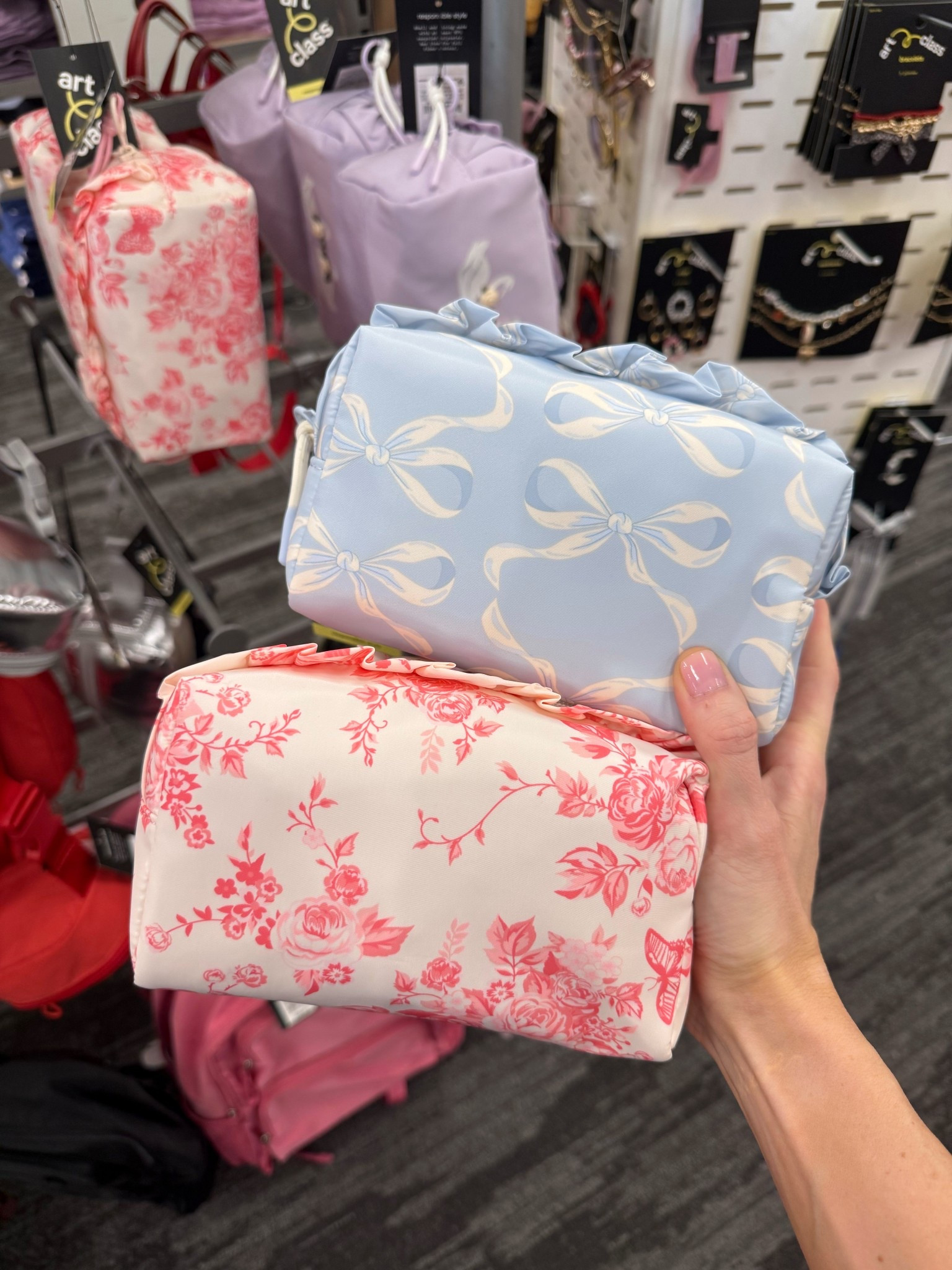 Cute makeup bags at Target 

#LTKKids #LTKFindsUnder50 #LTKSeasonal
