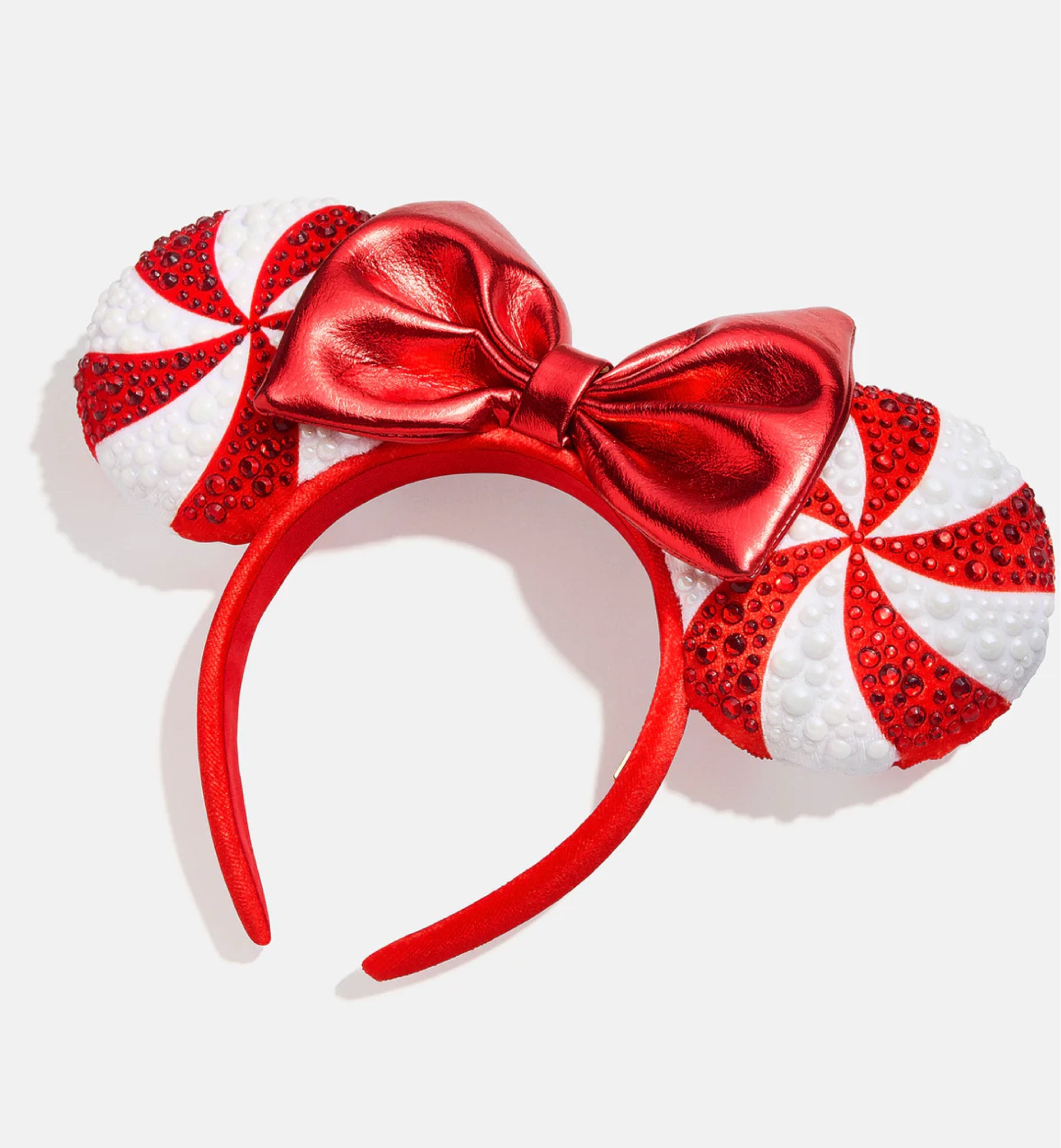 New Disney x Baublebar holiday collection is a peppermint dream❤️🤍🫶🏼

#LTKFindsUnder50 #LTKGiftGuide #LTKHoliday