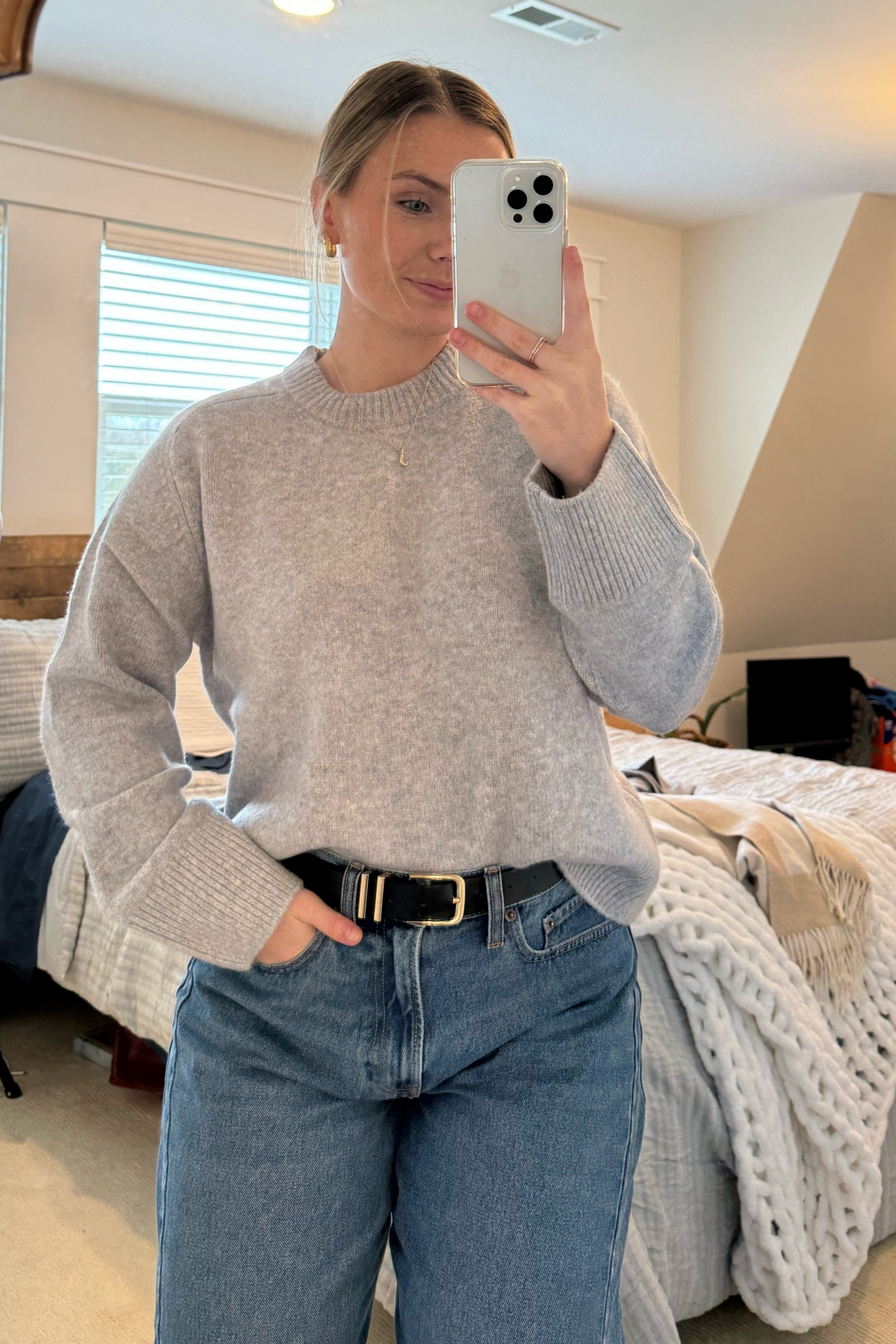 Closer look at this sweater that I am absolutely loving from Abercrombie! Wearing a medium and my favorite barrel jeans!



#LTKSeasonal #LTKSaleAlert #LTKStyleTip