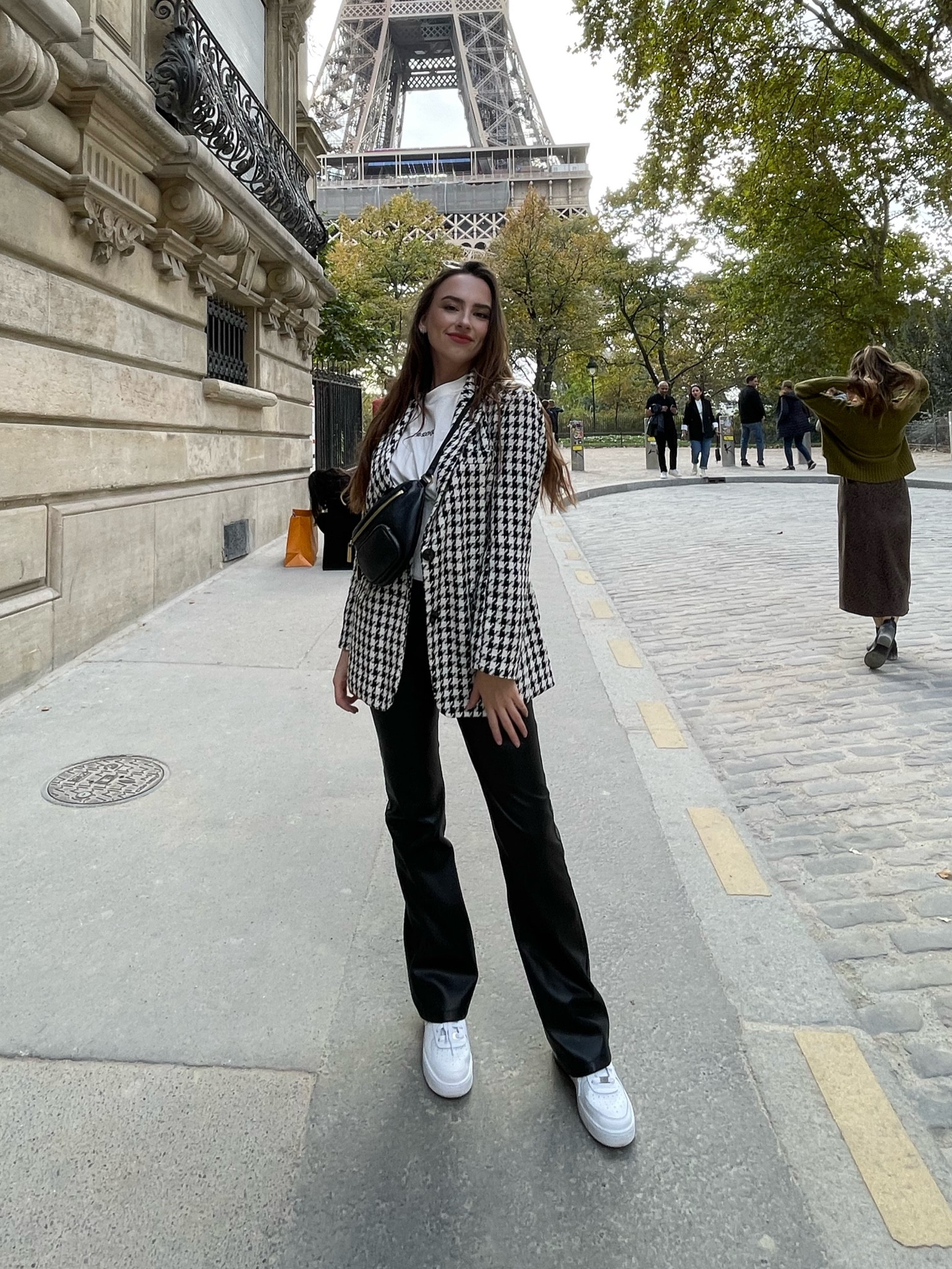 Cute outfit in Paris!🥐💫 #parisoutfit #eiffeltower

#LTKtravel #LTKstyletip #LTKeurope