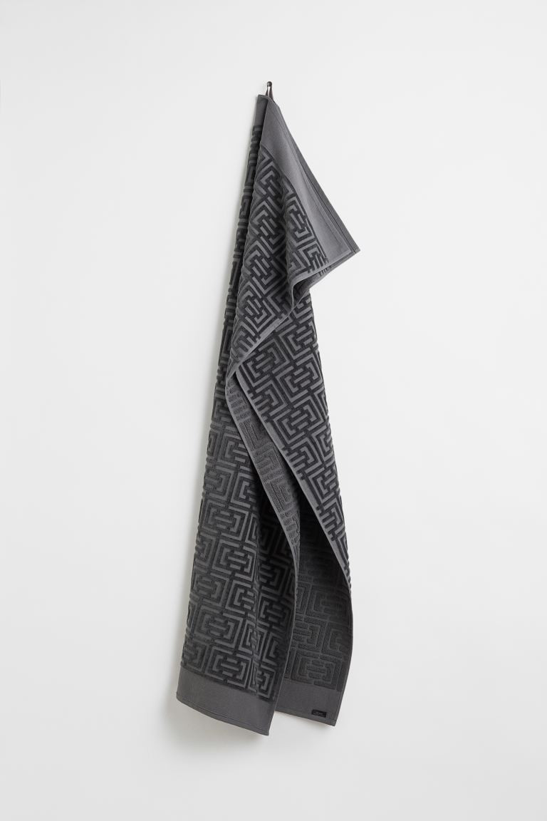 Jacquard-patterned Bath Sheet | H&M (US + CA)
