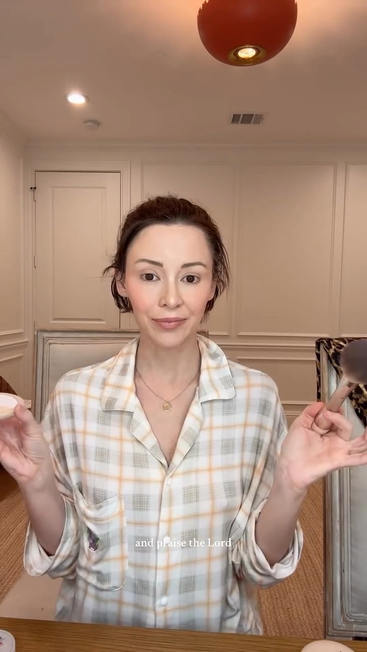 So grateful I GET to film this. We can’t miss our little Thanksgiving tradition. I don’t care how I feel… I’m doing it. I’m believing our special healing yummies will come through again. 🙏🏼

How is it possible that this was easier last year?? … when I was 10 days post my second round of chemo? The math is not mathing 🤷🏻‍♀️ but whatever!!!! I’m just grateful to be alive, for every single one of you and for stuffing and mashed potatoes the #1 and #2 thanksgiving sides. Praise the Lord for another day of wonderful life!!!!!! I love you let’s go!!!