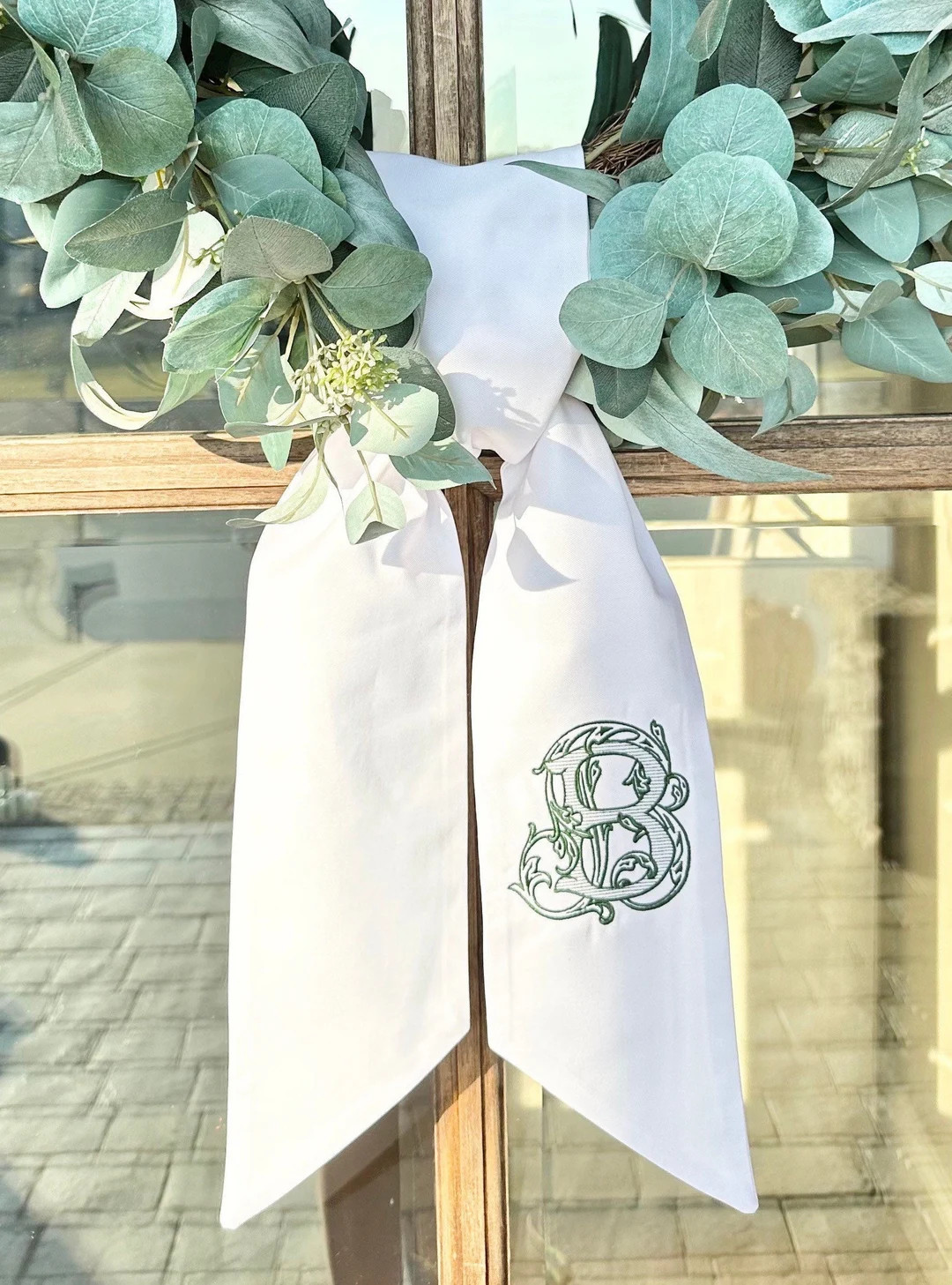 Single Monogrammed Wreath Sash - Etsy | Etsy (US)