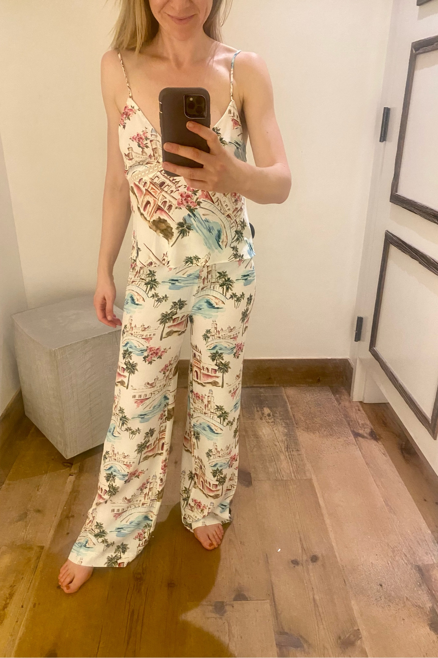 This two piece outfit is so cute! Size XS top and size 4 pants.

Vacation outfit, two piece outfit, Favorite Daughter, Italy vacation, Anthropologie outfit, two piece tropical outfit 

#LTKU #LTKFind #LTKxAnthro