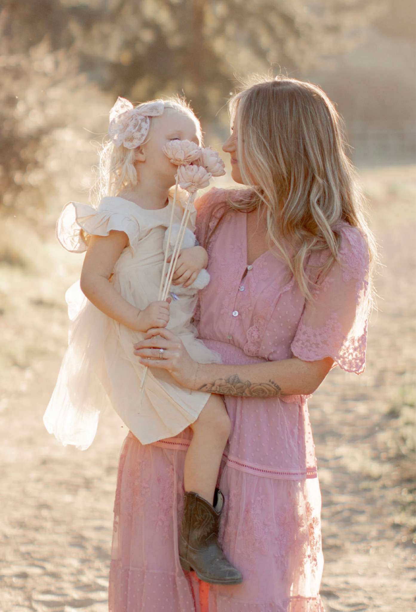 Family photoshoot, photoshoot ideas, family photos, mommy and me photoshoot 

#LTKfamily #LTKkids