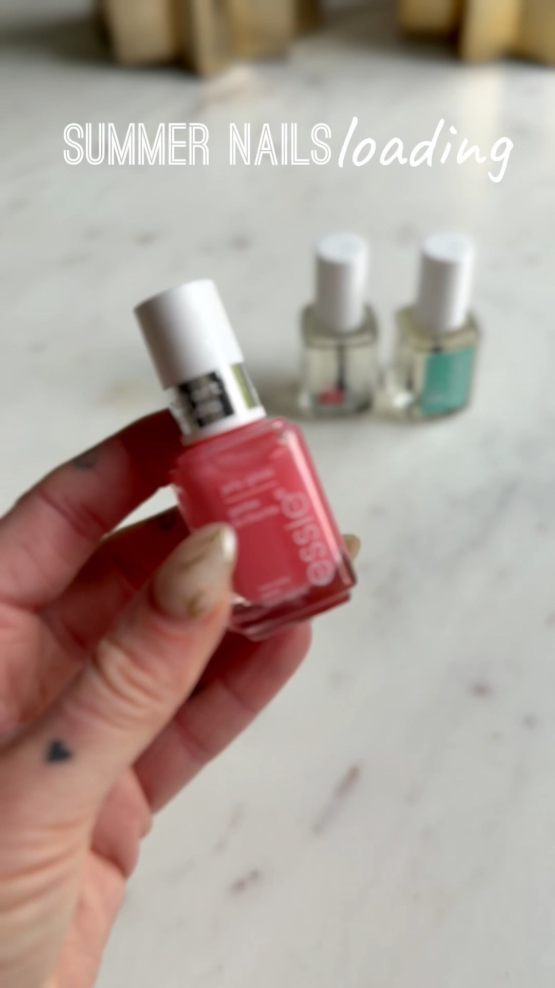 Summer nails with Essie 
Top coat and starter coat for long lasting manicure and healthy nails mani for summer 
Nail polish 
Slushy sun jelly pink glazed color