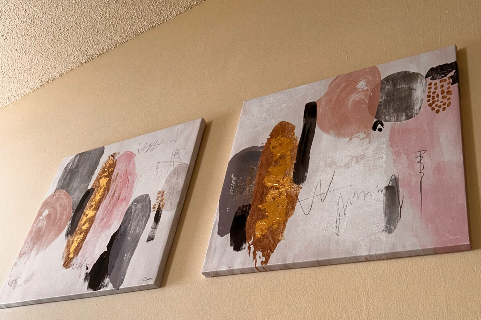 Wall decor! Perfect for apartment decoration 🤍