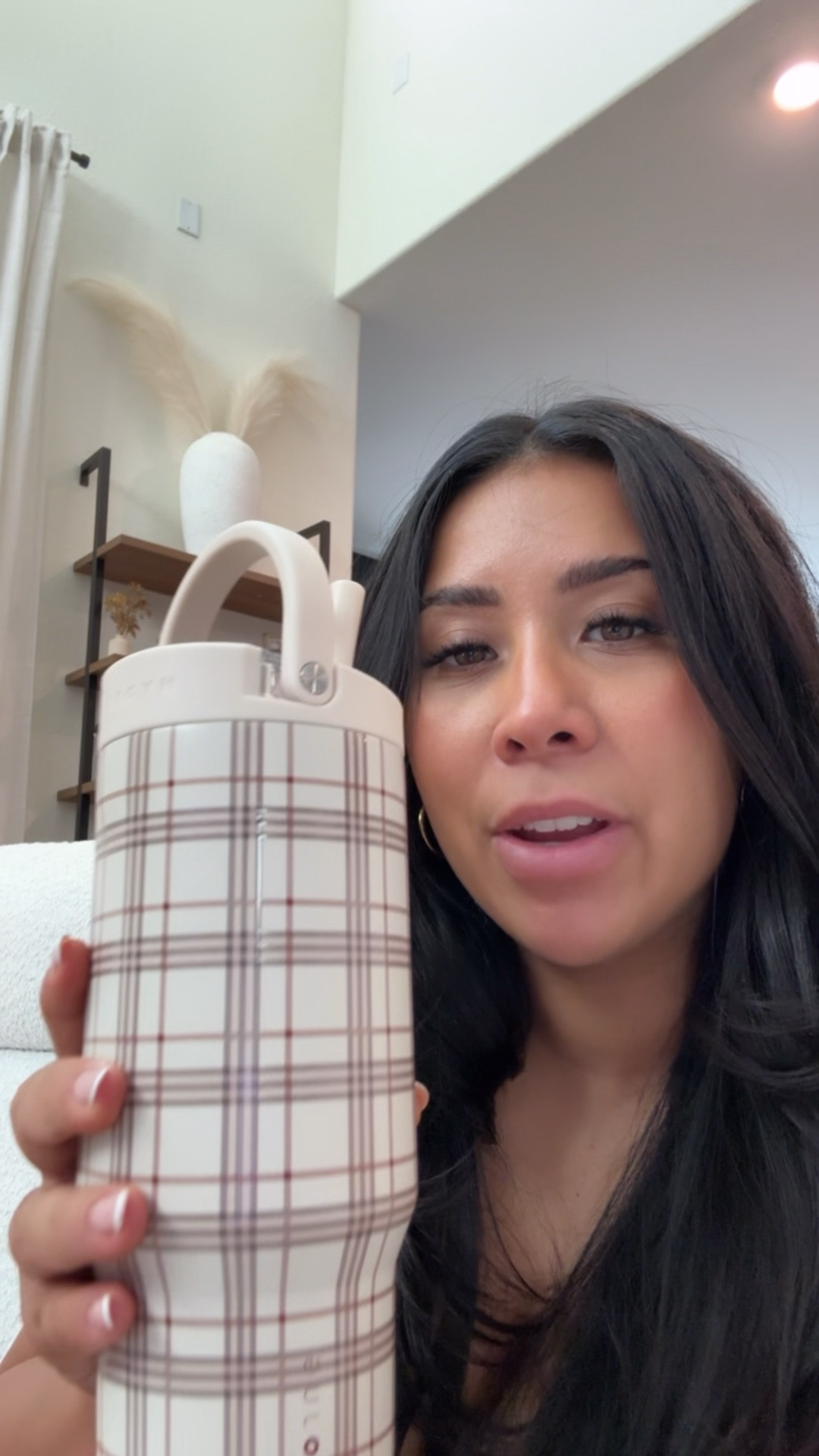 NEW FAVE TUMBLER SIZE!!

32 oz sport tumbler 
Water cup 
Mom life 
Mom 

#LTKTravel #LTKFindsUnder50 #LTKActive