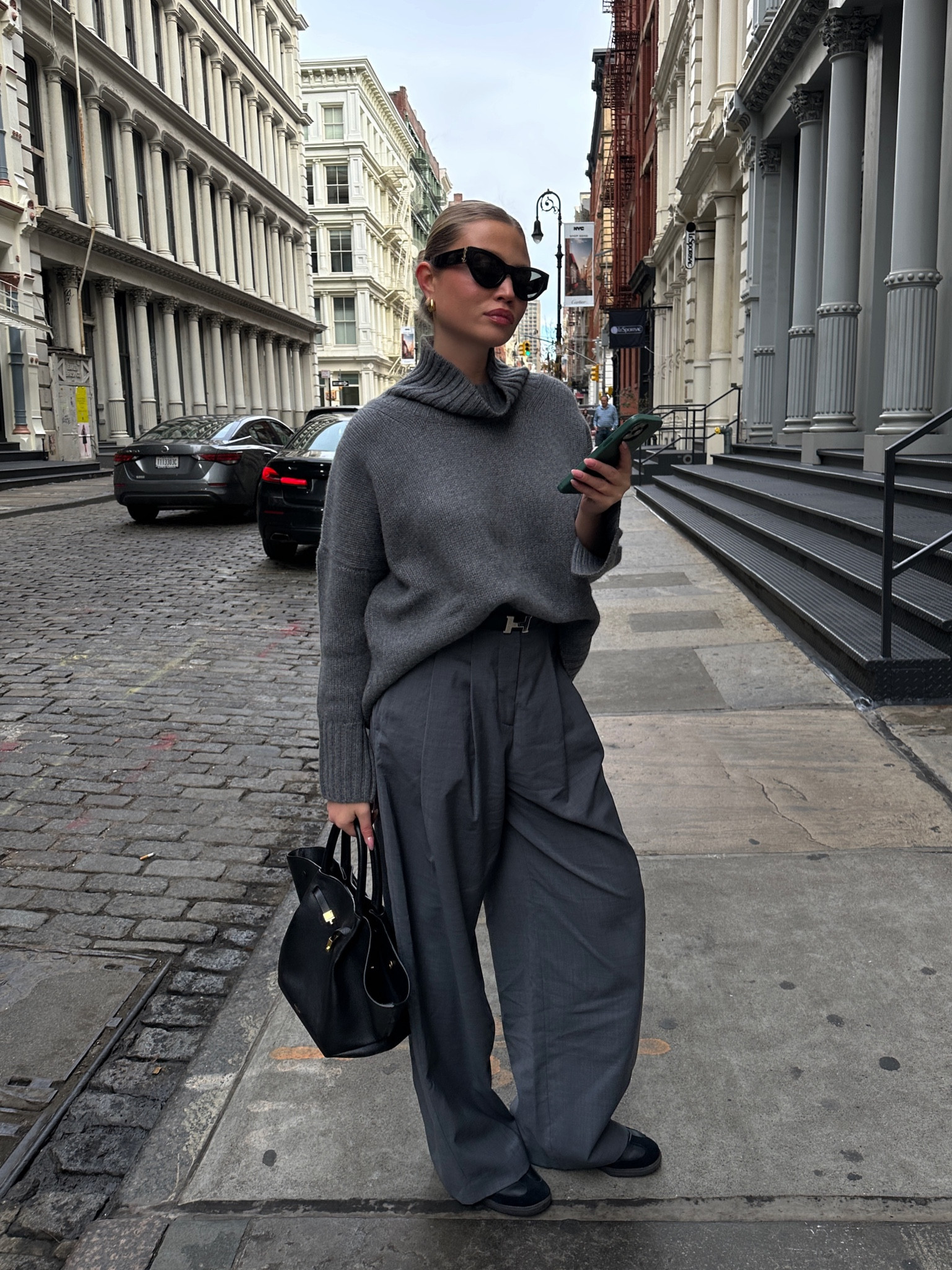 Grey like the weather #greyoutfit #wintermood #xmas

#LTKSeasonal #LTKitbag #LTKshoecrush