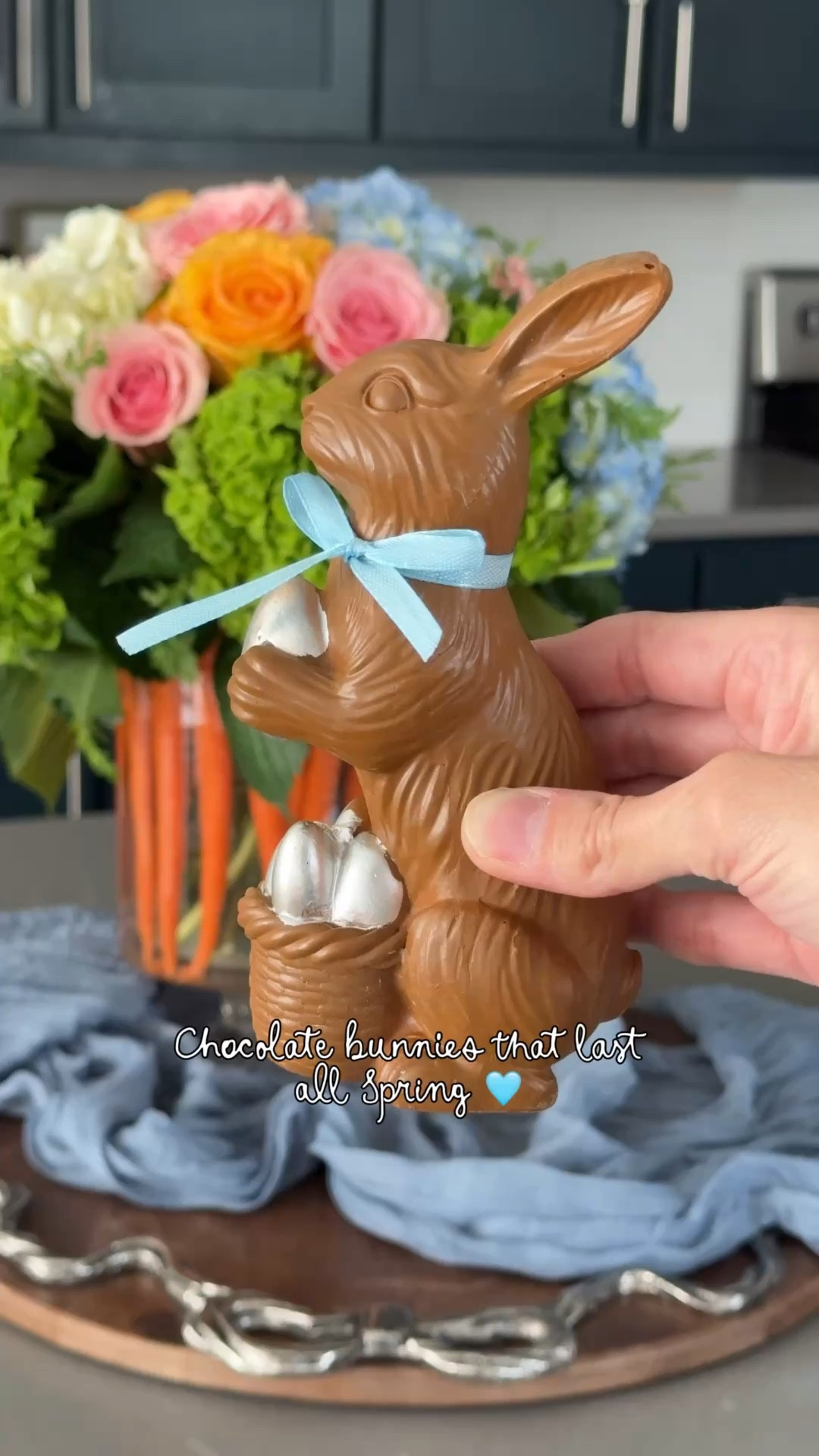 Soft Spring details that look good enough to eat. Love these sweet little bunnies that are perfect for Easter styling. 🐰🩵