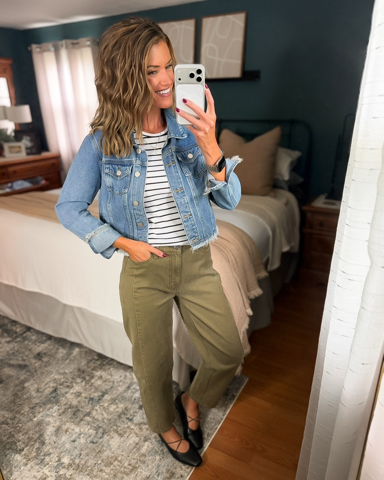 New Walmart olive barrel jeans. Only $24.98. Love that these have more of a slim fit. Not overly wide. 
Jacket/ small
Pants/ 6

#LTKSeasonal #LTKOver40