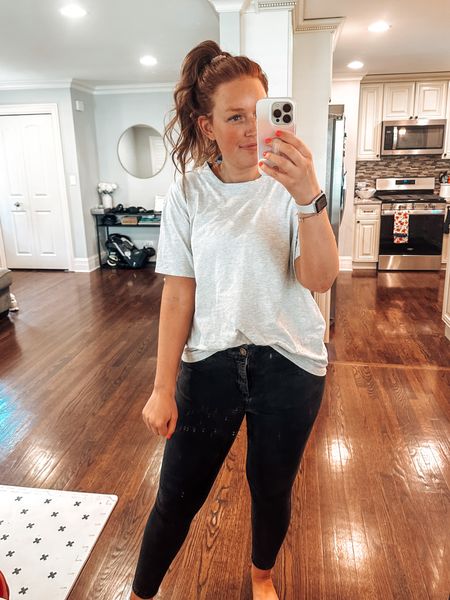 The comfiest pair of jeans I own. Perfect if you are postpartum too since they have stretch. Wearing my pre-pregnancy size 10 and they fit great! 


Postpartum / jeans / NSALE / Nordstrom anniversary sale /

#LTKxNSale #LTKsalealert #LTKbump