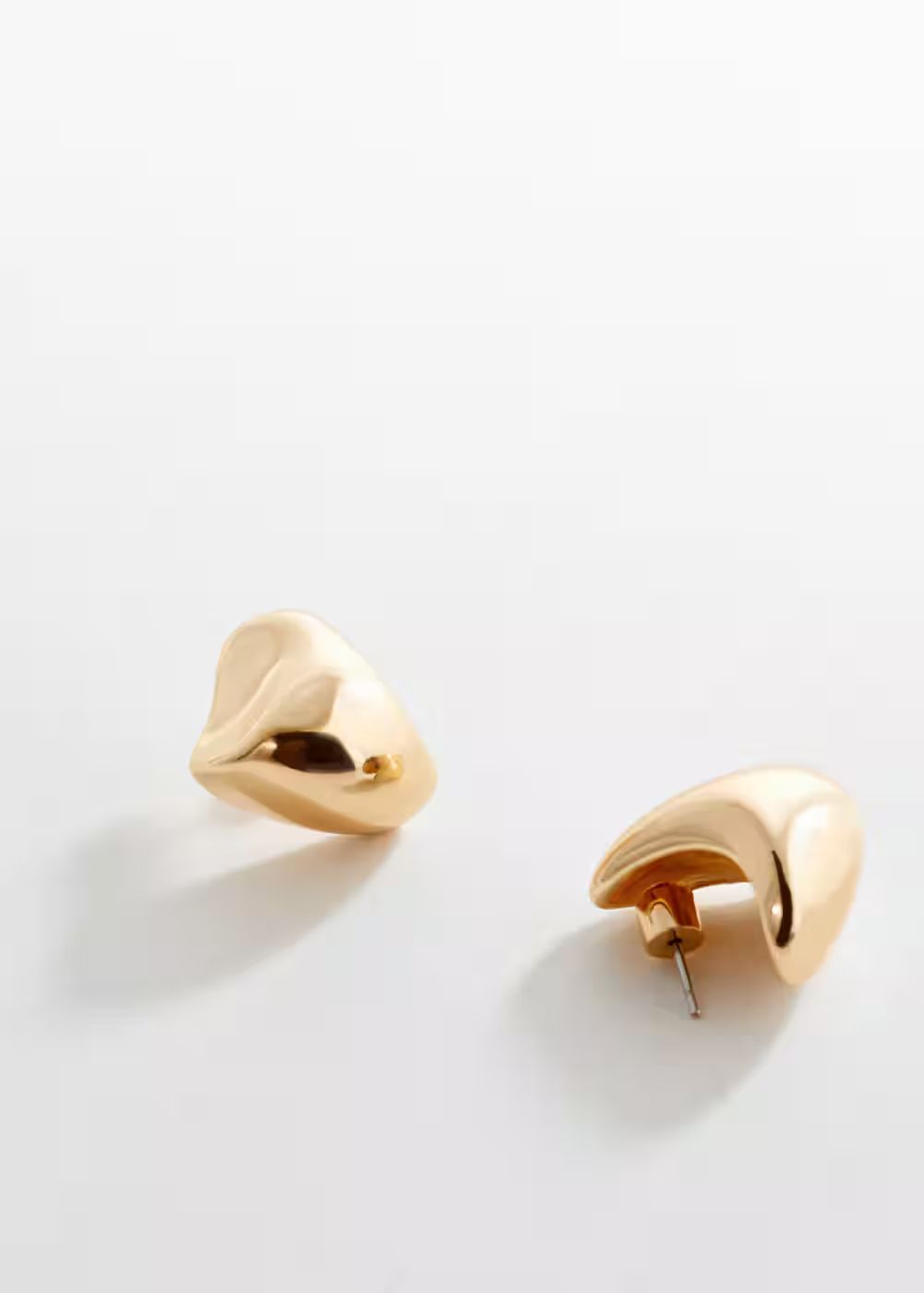 Twisted earrings | MANGO (US)