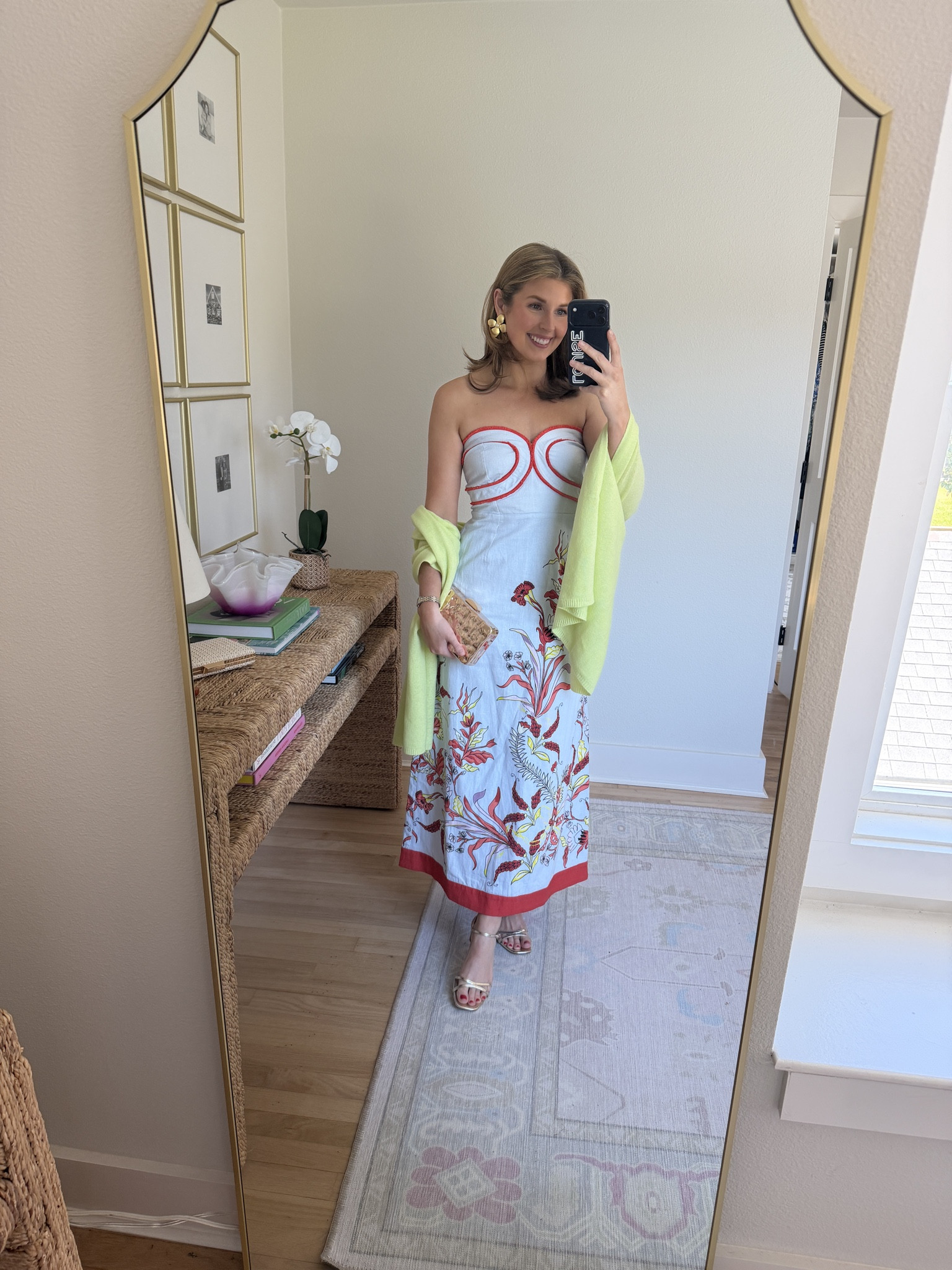 Beachy cocktail look! Wearing an XS.