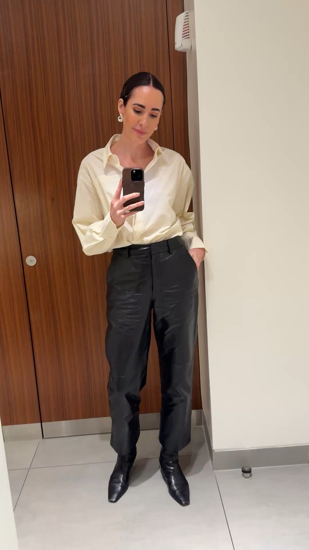 On set 

#LTKstyletip #LTKspring #LTKworkwear