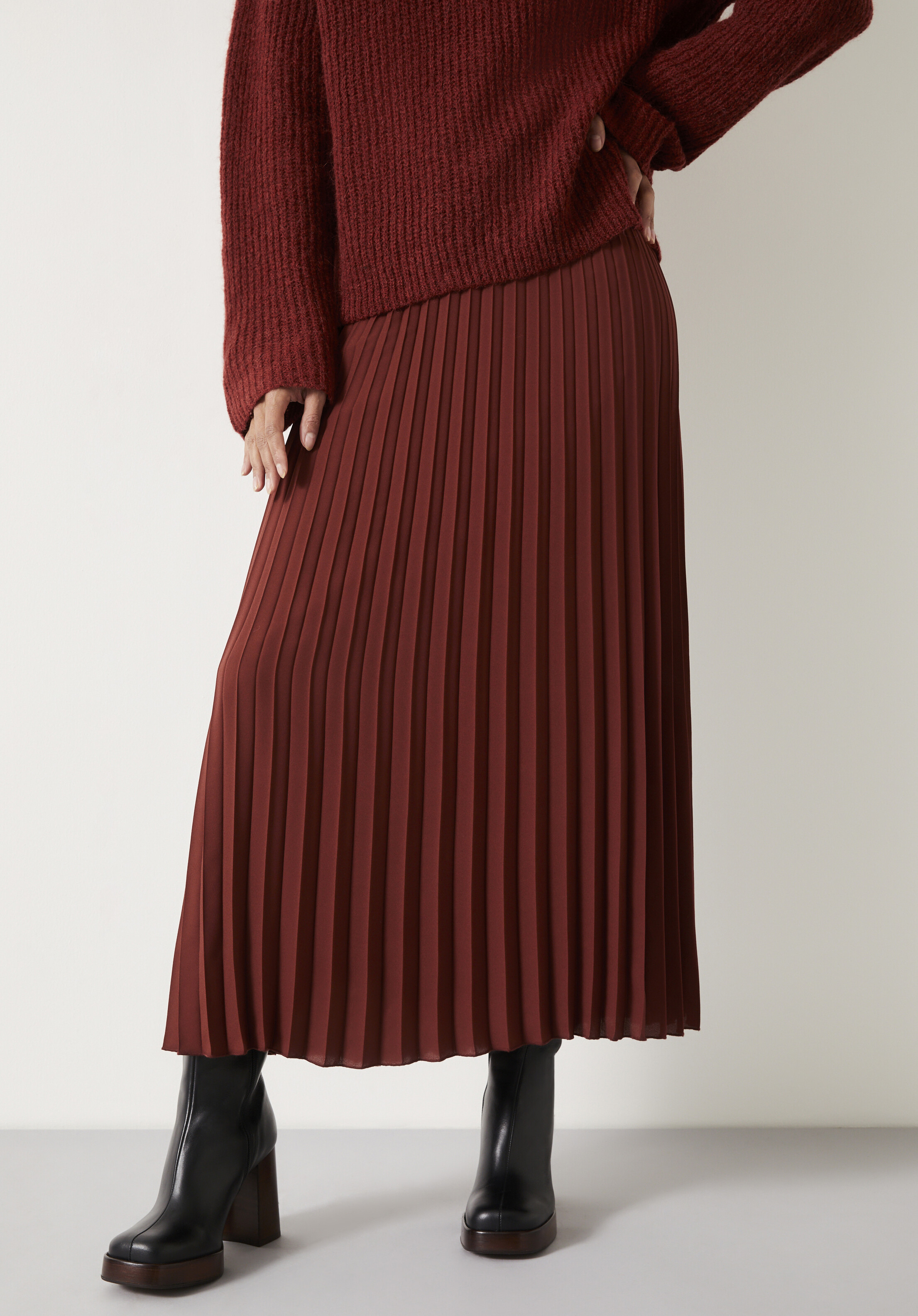 Neah Pleated Midi Skirt | Hush UK