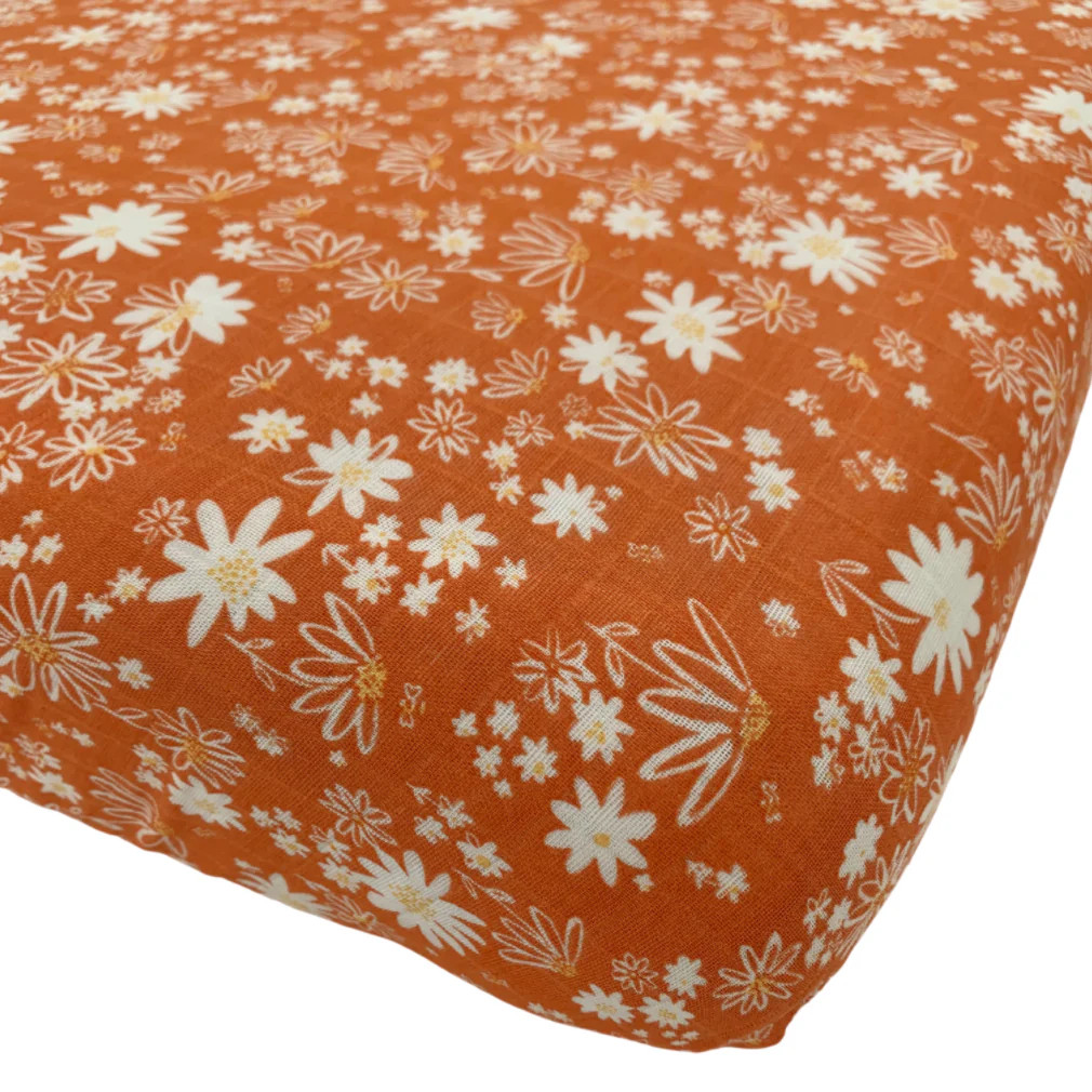 Muslin Crib Sheet, Daisy | SpearmintLOVE