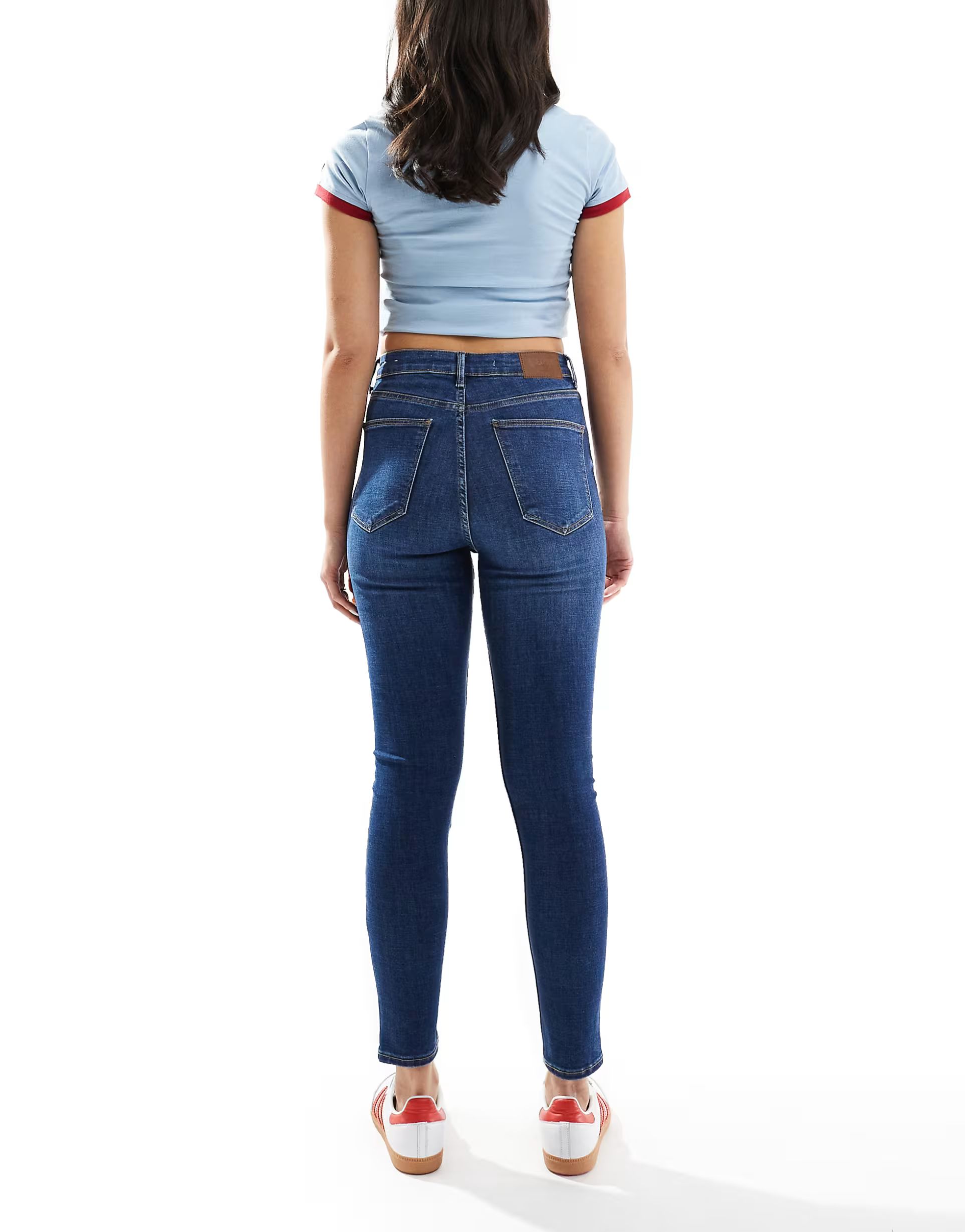 Bershka – Knöchellange Skinny-Jeans in Mittelblau mit hohem Bund | ASOS (Global)