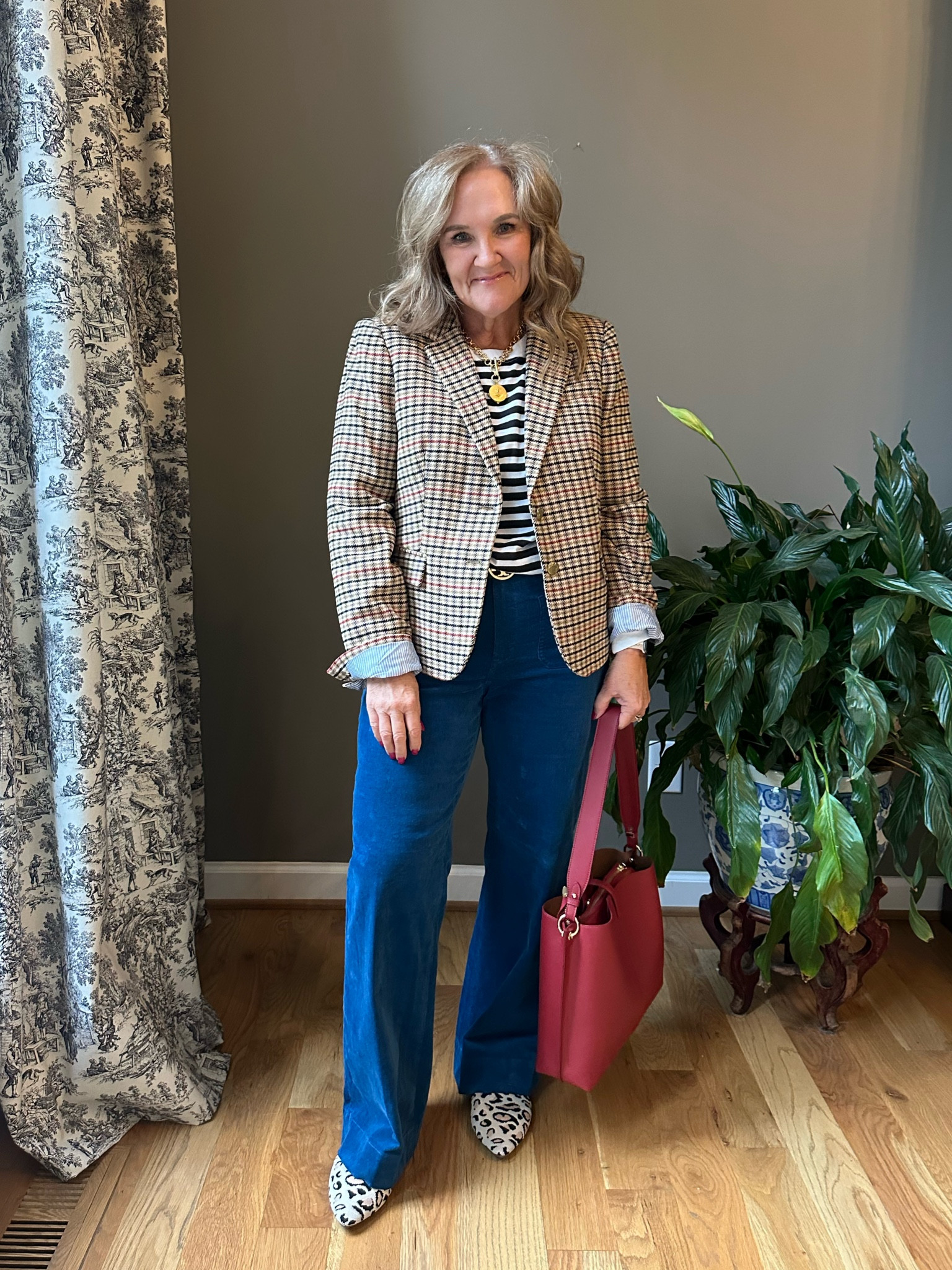 Such a sharp look!!! The tee and cords are true to size. But the blazer runs small. The size 12 reg fit best. Def size up. 

And this red bag. 😍 comes in other colors too  

Fall Outfit fall purse  JCREW factory plaid blazer Amazon purse red purse 

#LTKFindsUnder100 #LTKSeasonal #LTKMidsize